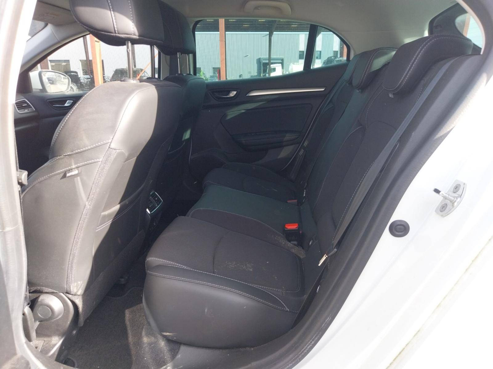 Vente en ligne Renault Megane 4 Mégane IV Berline Blue dCi 115 - 21N au prix de 17 590 €