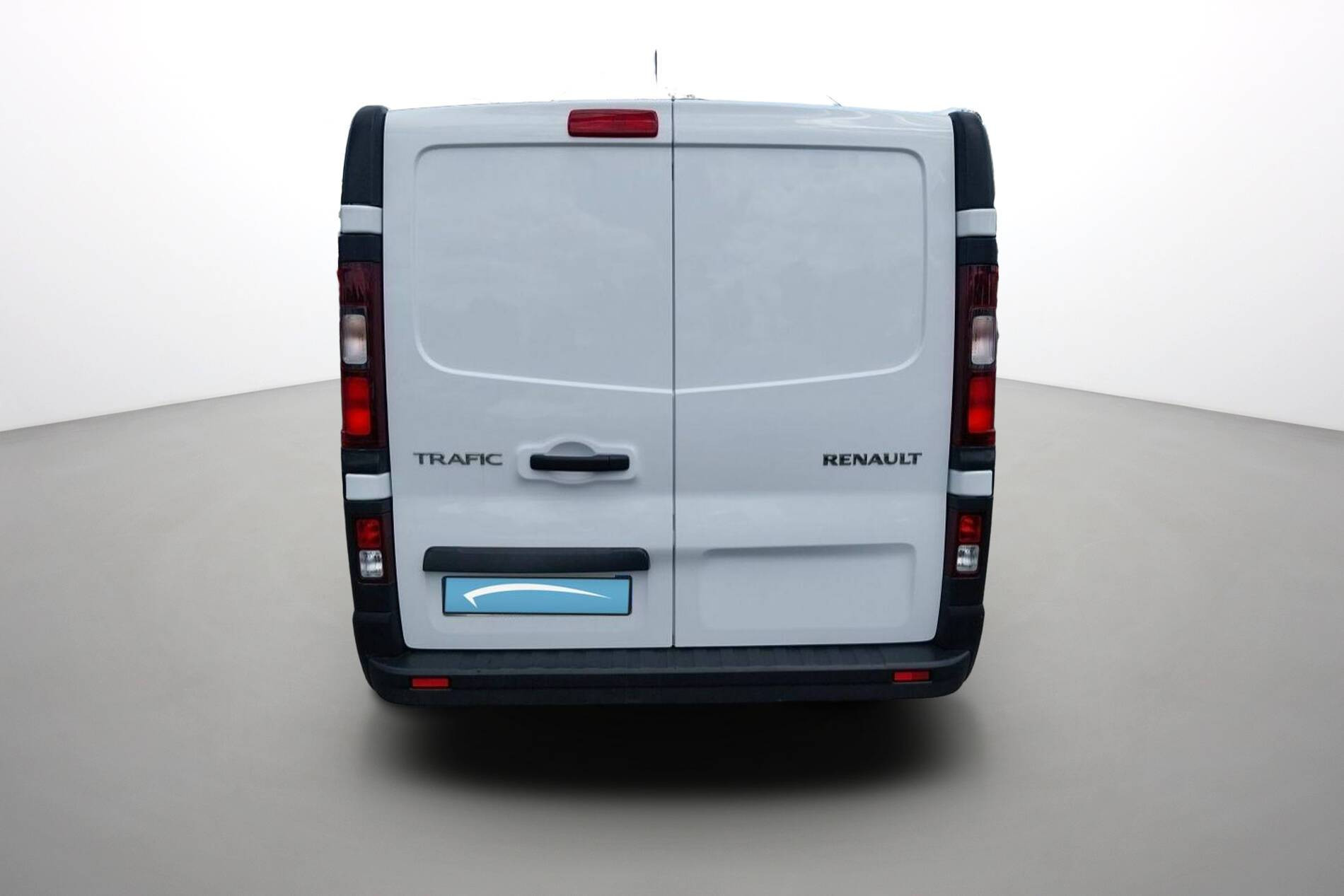 Vente en ligne Renault Trafic 3 Fourgon TRAFIC FG BLUE DCI 130 L1H1 3T GSR2 au prix de 23 990 €