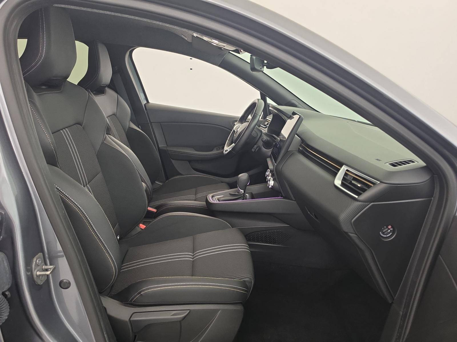 Vente en ligne Renault Clio 5 Clio E-Tech full hybrid 145 au prix de 18 890 €