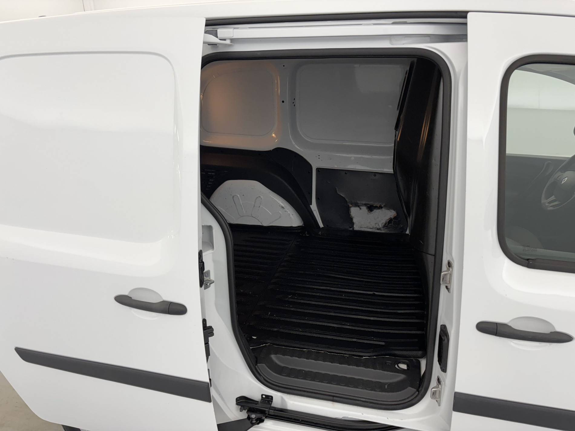Vente en ligne Renault Kangoo Electrique KANGOO Z.E. 33 au prix de 11 990 €