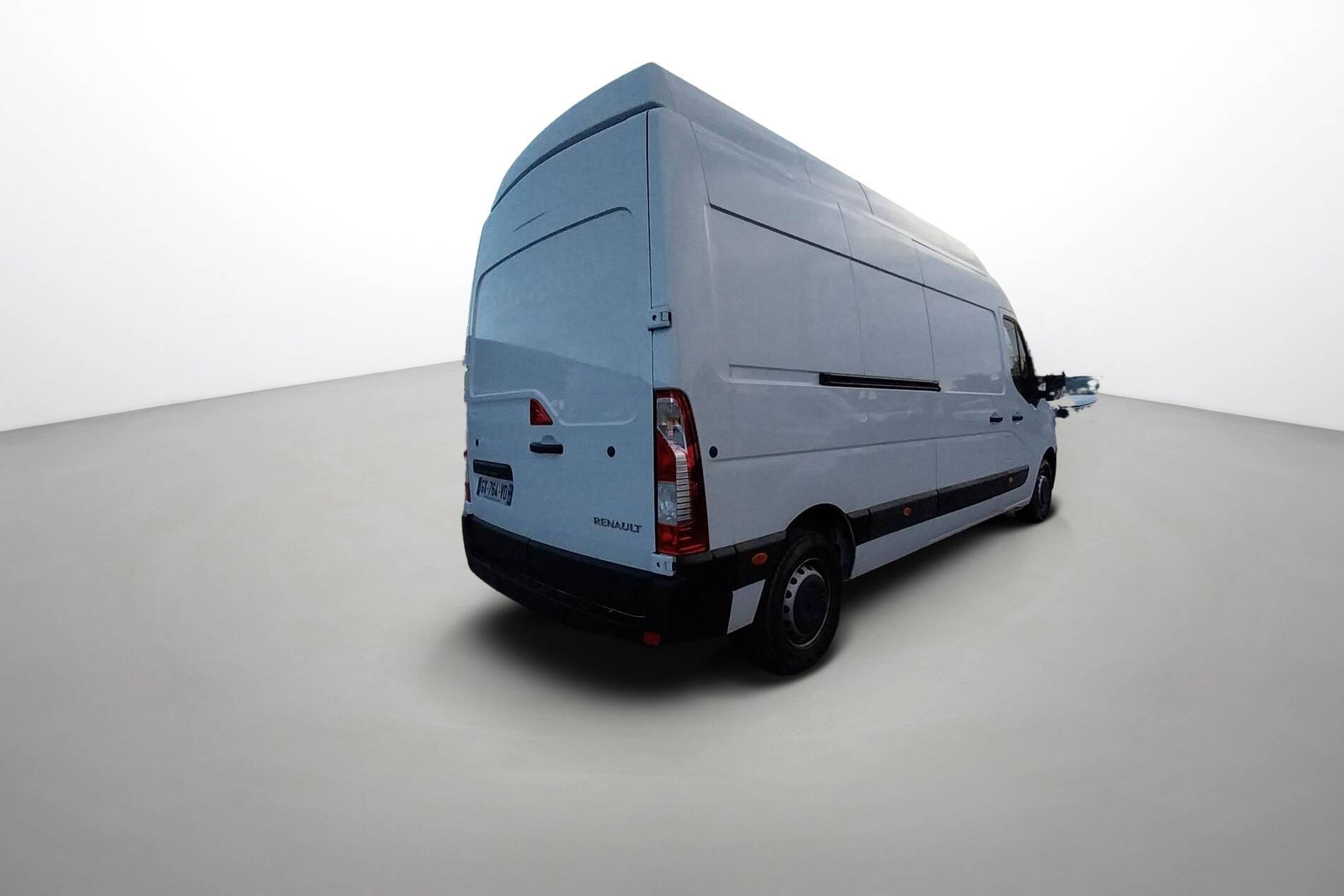 Vente en ligne Renault Master Fourgon MASTER FGN TRAC F3500 L3H3 BLUE DCI 135 au prix de 29 490 €