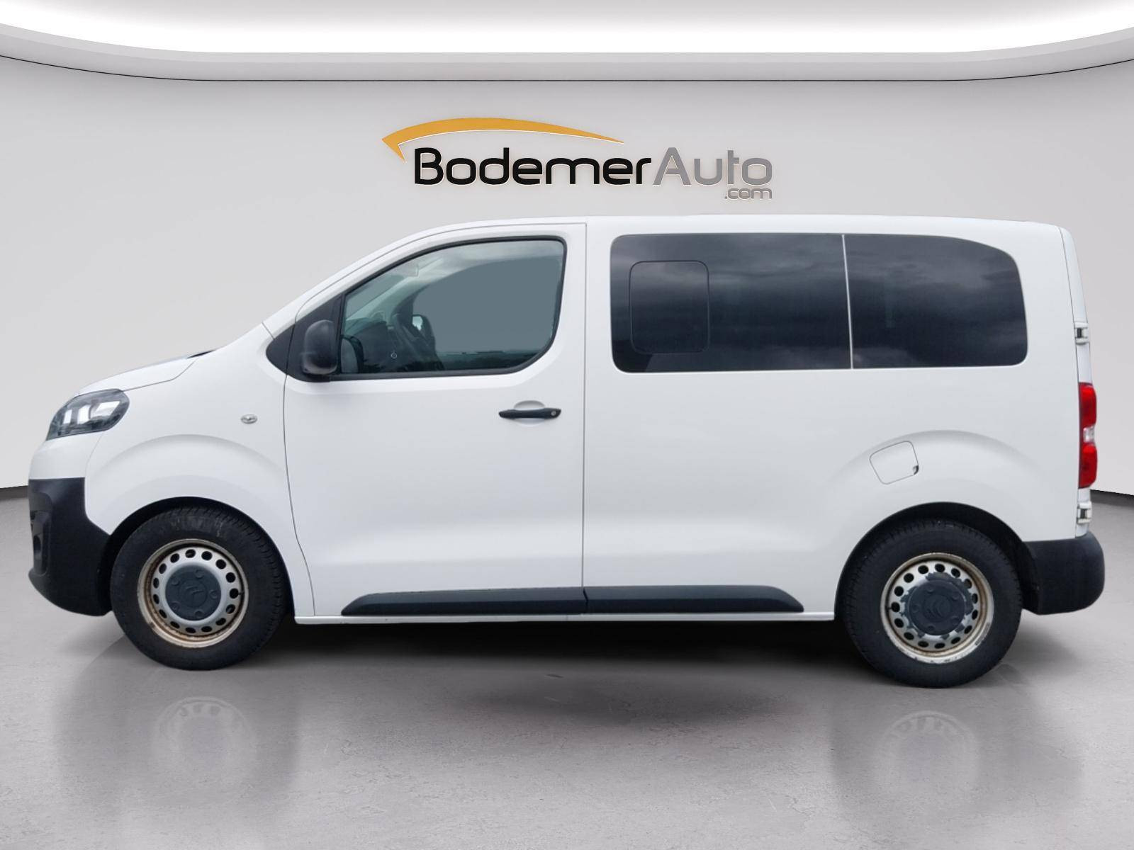 Vente en ligne Citroën Jumpy Combi Jumpy XS BlueHDi 120 S&S BVM6 au prix de 22 890 €