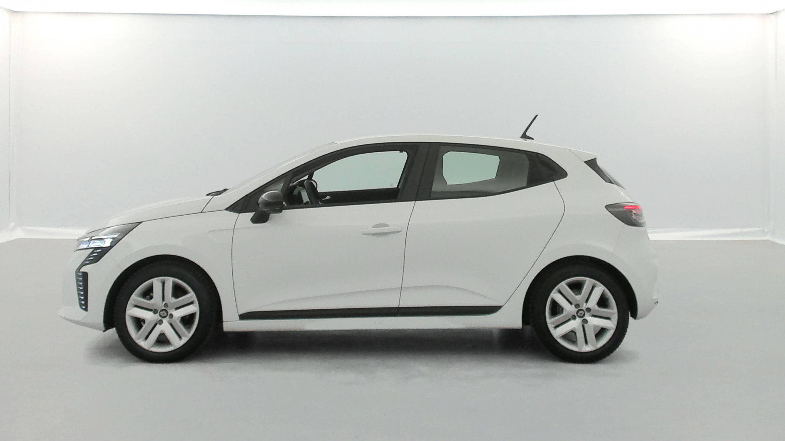 Vente en ligne Renault Clio 5 Clio E-Tech full hybrid 145 au prix de 18 290 €