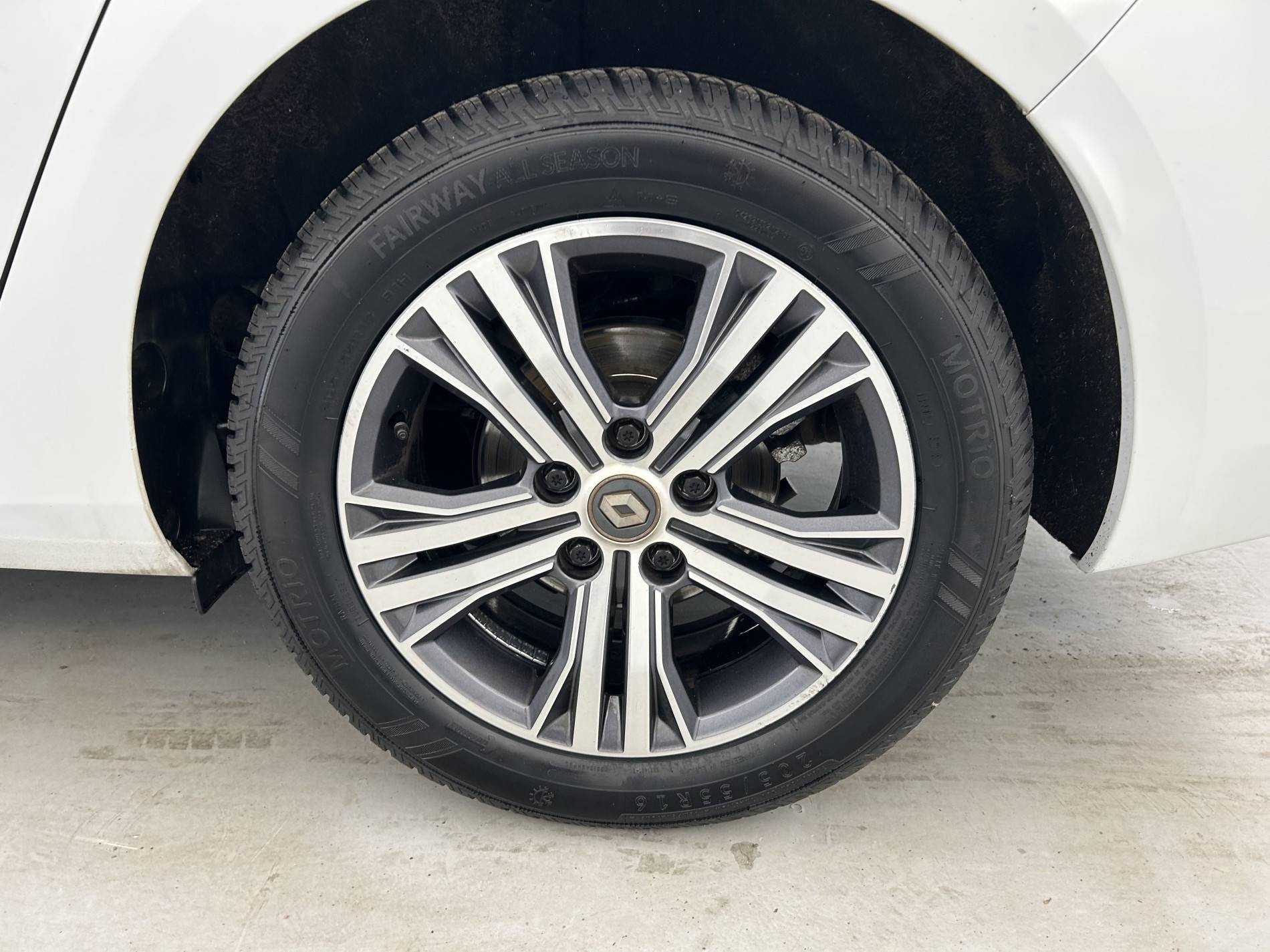 Vente en ligne Renault Megane 4 Estate  Blue dCi 115 au prix de 18 990 €