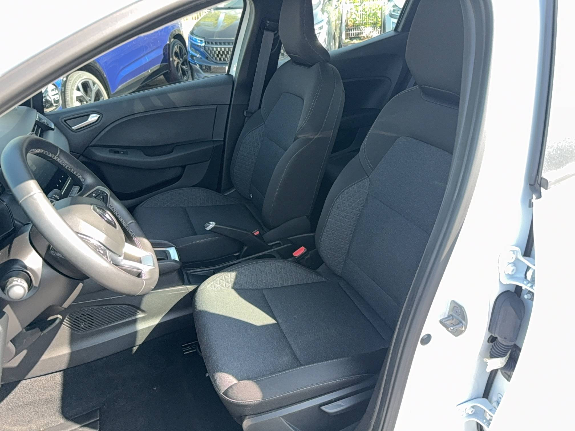 Vente en ligne Renault Clio 5 Clio E-Tech full hybrid 145 au prix de 16 690 €