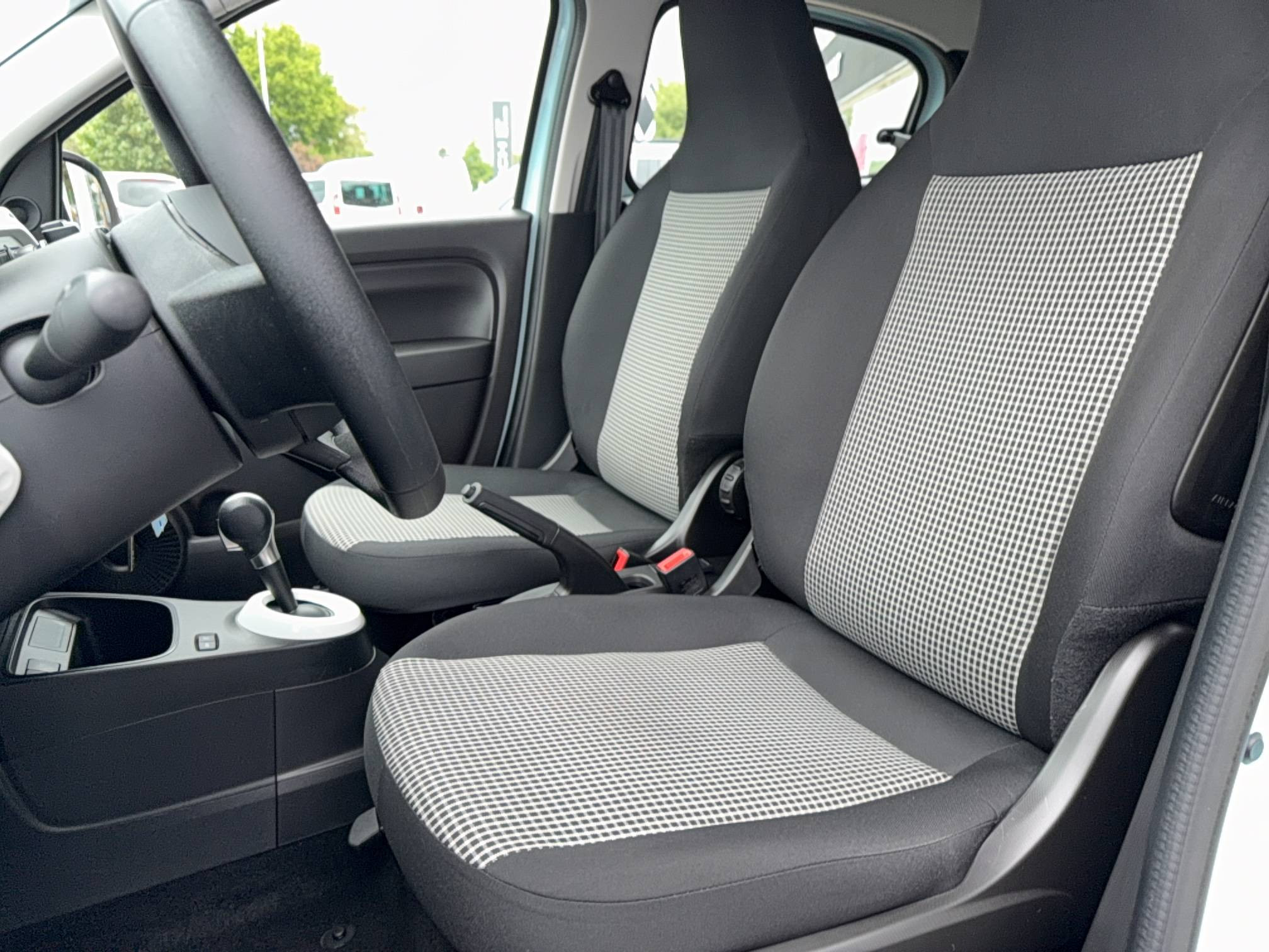 Vente en ligne Renault Twingo Electrique Twingo III E-Tech au prix de 11 990 €