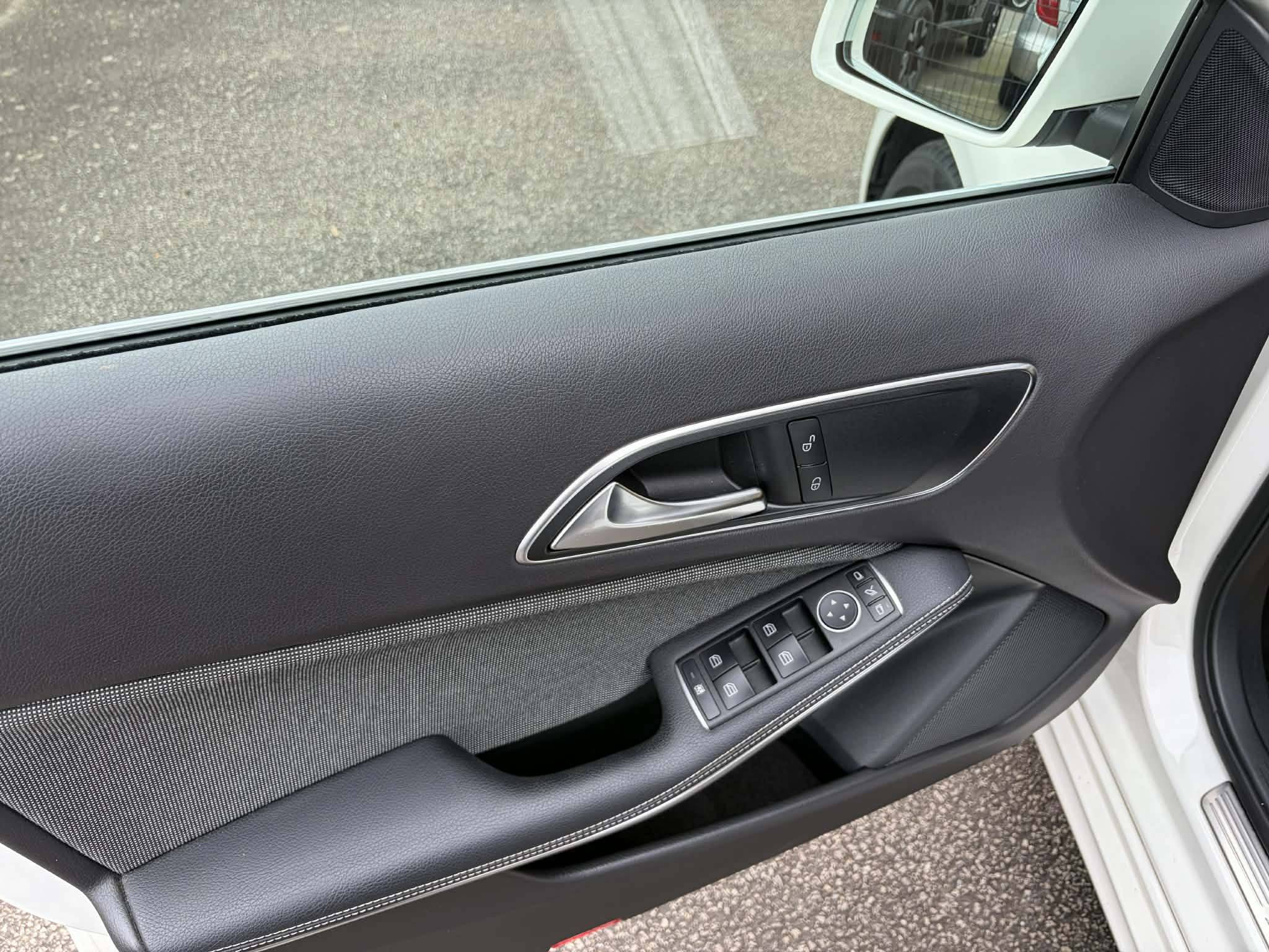 Vente en ligne Mercedes Classe A  200 d 7G-DCT au prix de 16 990 €