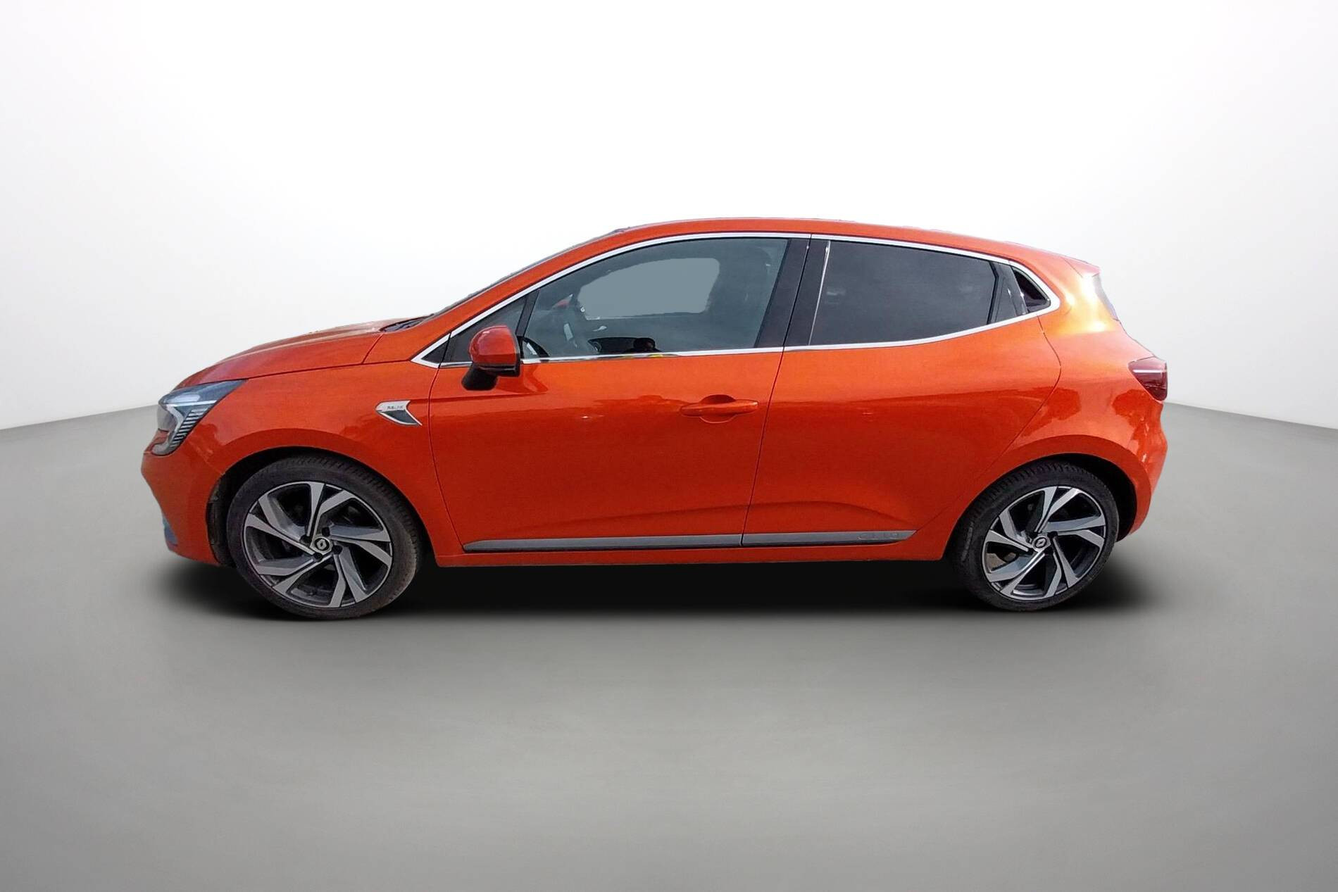 Vente en ligne Renault Clio 5 Clio TCe 140 - 21N au prix de 14 990 €