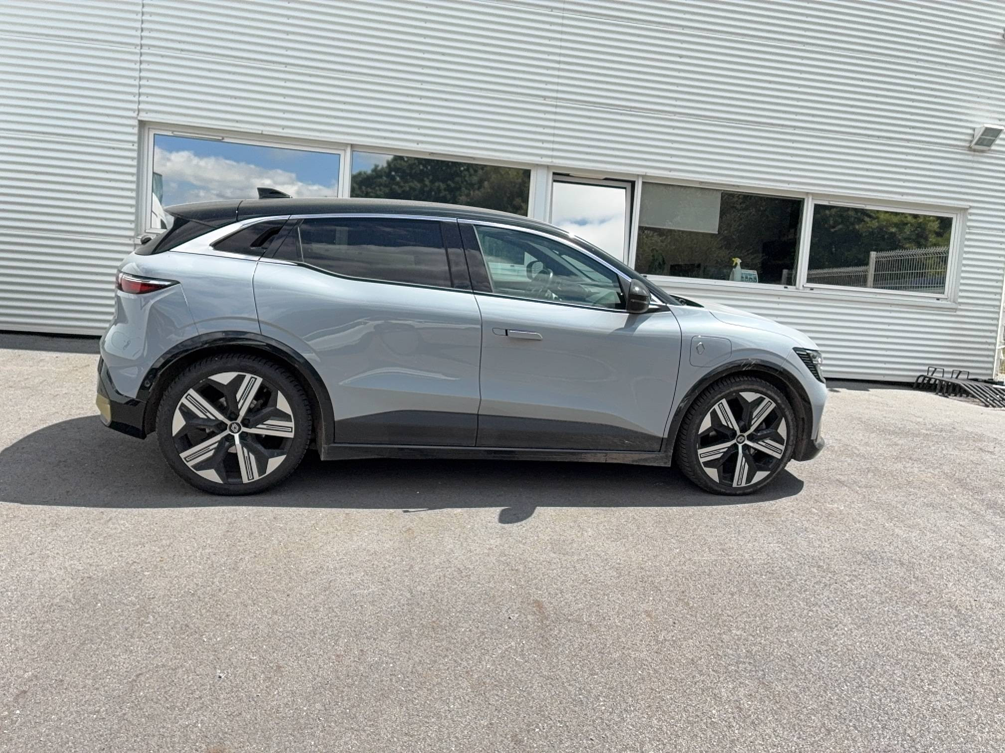 Vente en ligne Renault Megane E-Tech  EV60 220 ch super charge au prix de 26 590 €