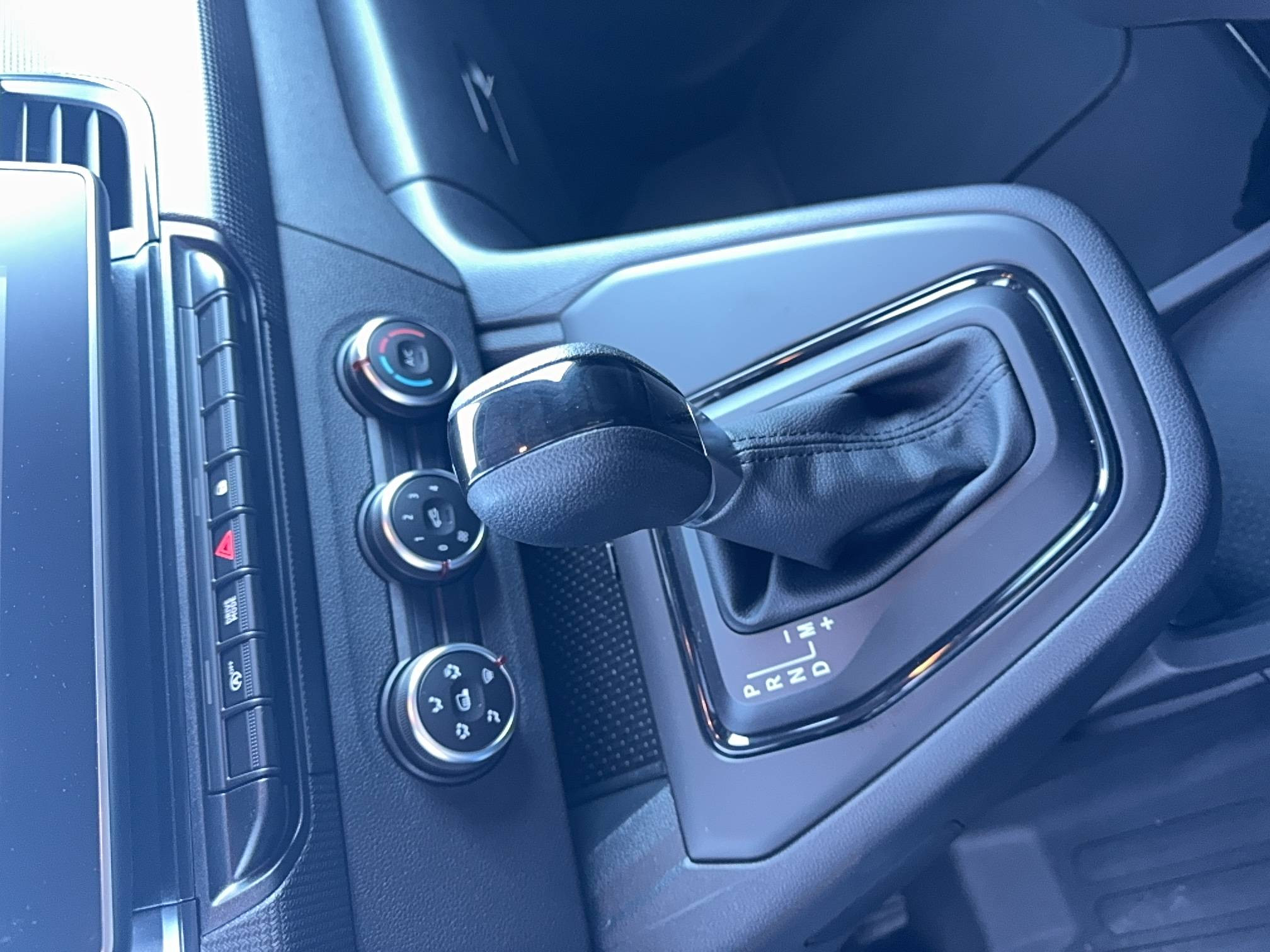 Vente en ligne Renault Kangoo Van  FG TOLE DCI 95 L1 AUTO au prix de 25 000 €