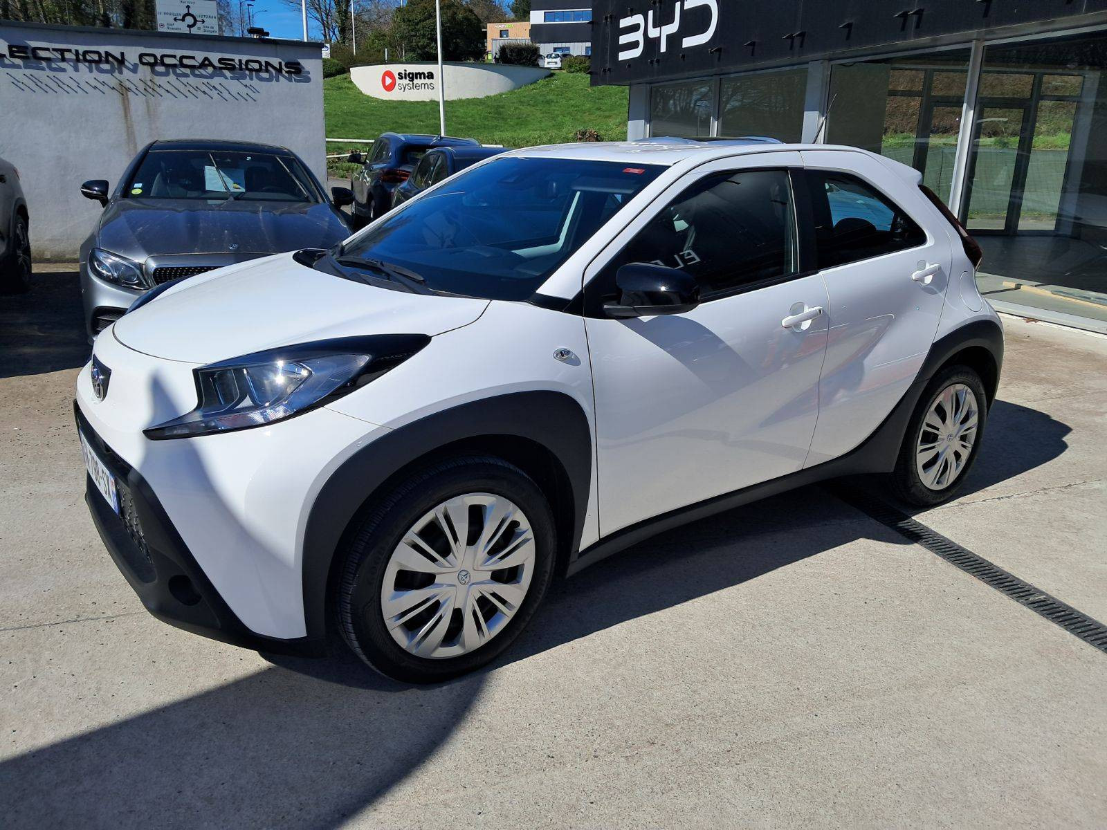 Toyota Aygo X  1.0 VVT-i 72 occasion de 2024 en vente à Quimper