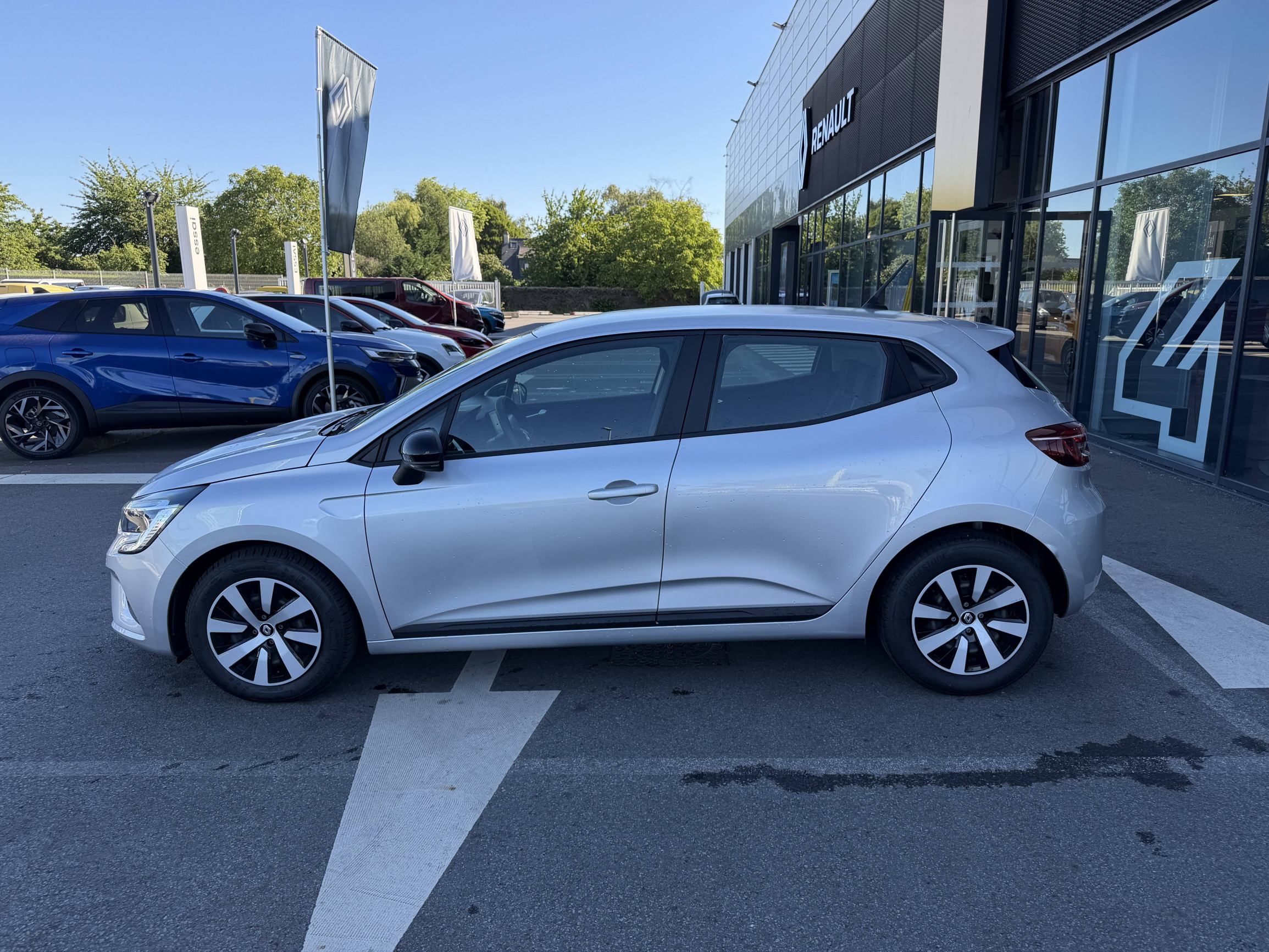 Vente en ligne Renault Clio 5 Clio TCe 90 au prix de 15 490 €