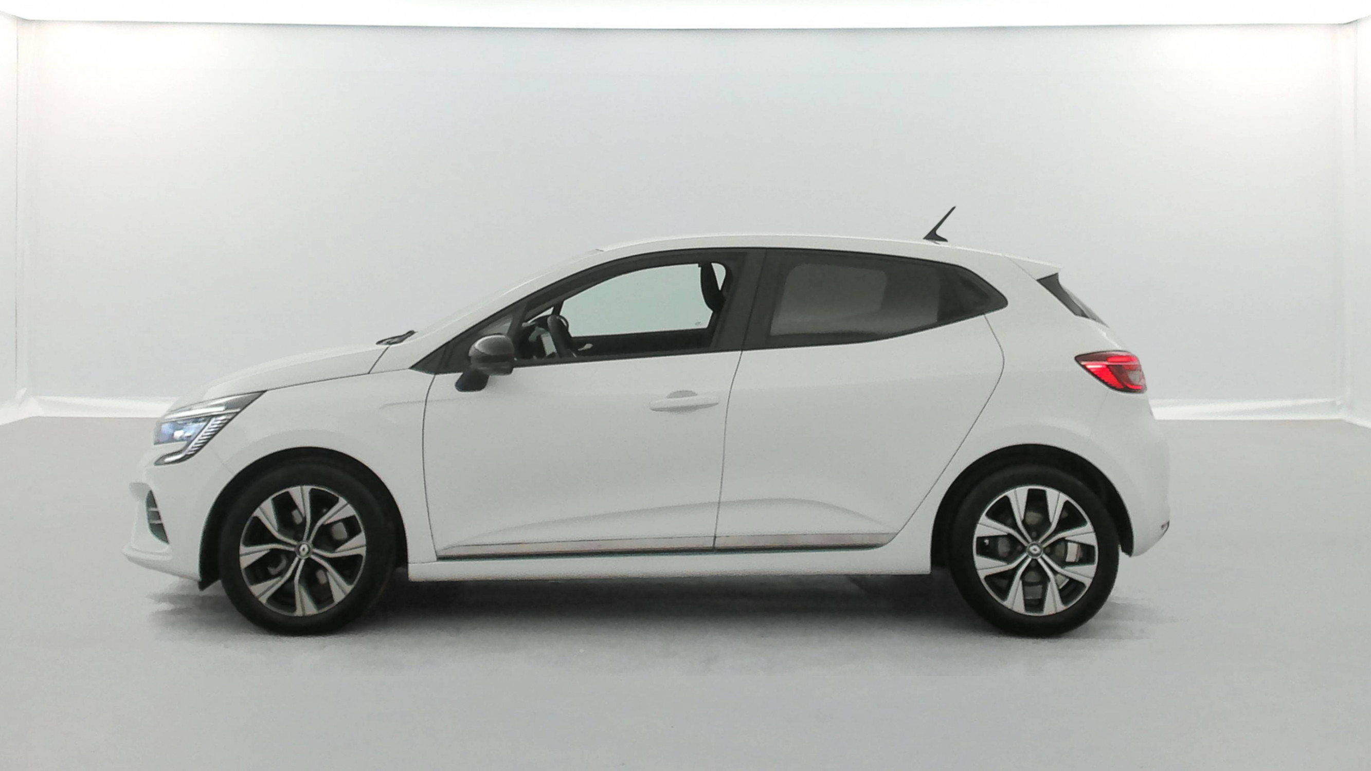 Vente en ligne Renault Clio 5 Clio Blue dCi 100 au prix de 14 990 €
