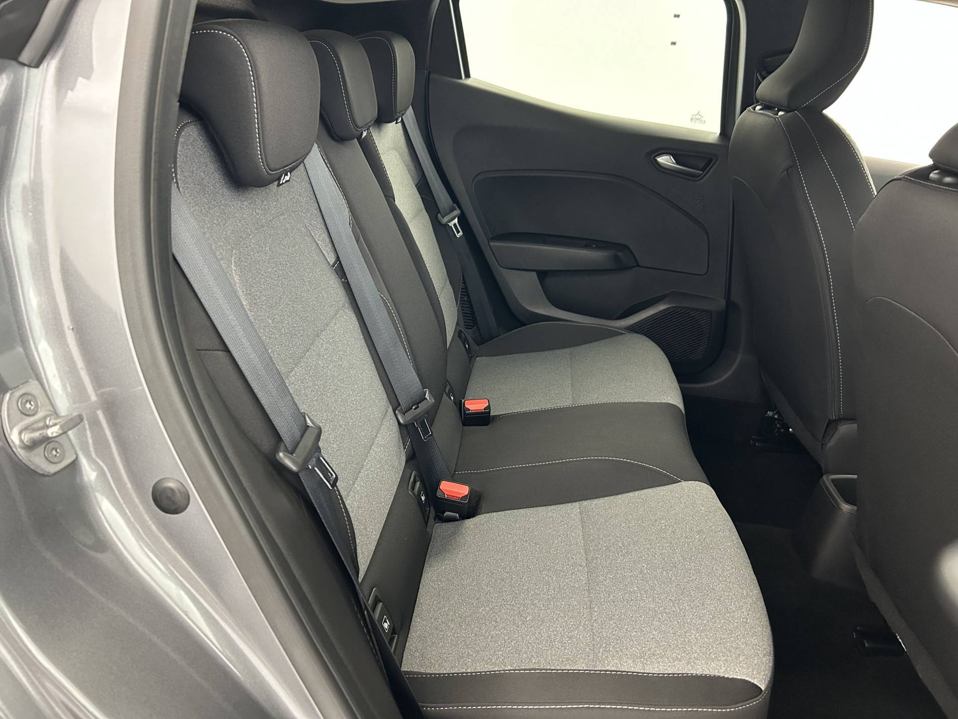 Vente en ligne Renault Clio 5 Clio E-Tech full hybrid 145 ch GSR2 au prix de 19 990 €