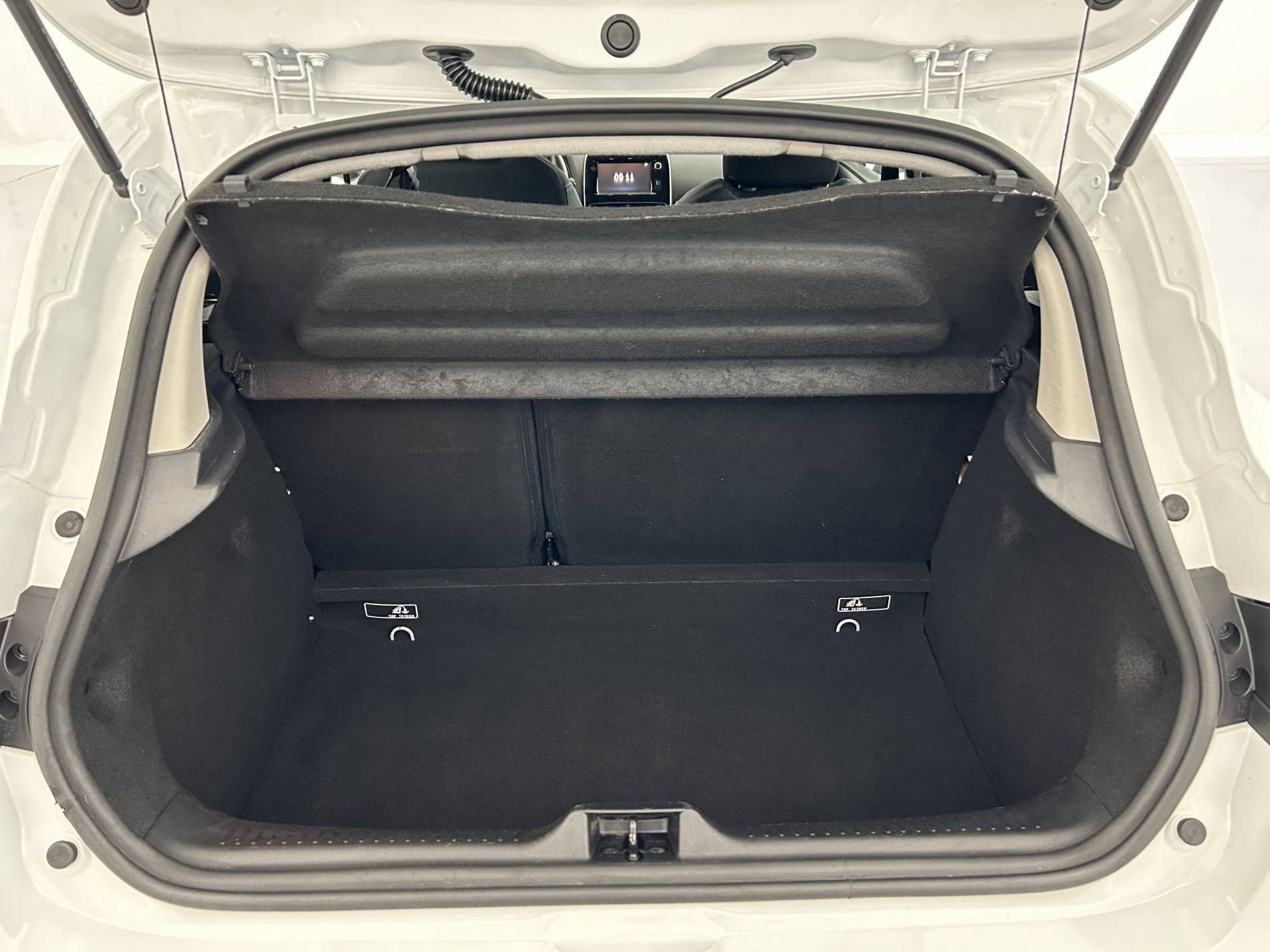 Vente en ligne Renault Clio 4 Clio dCi 75 E6C au prix de 10 890 €