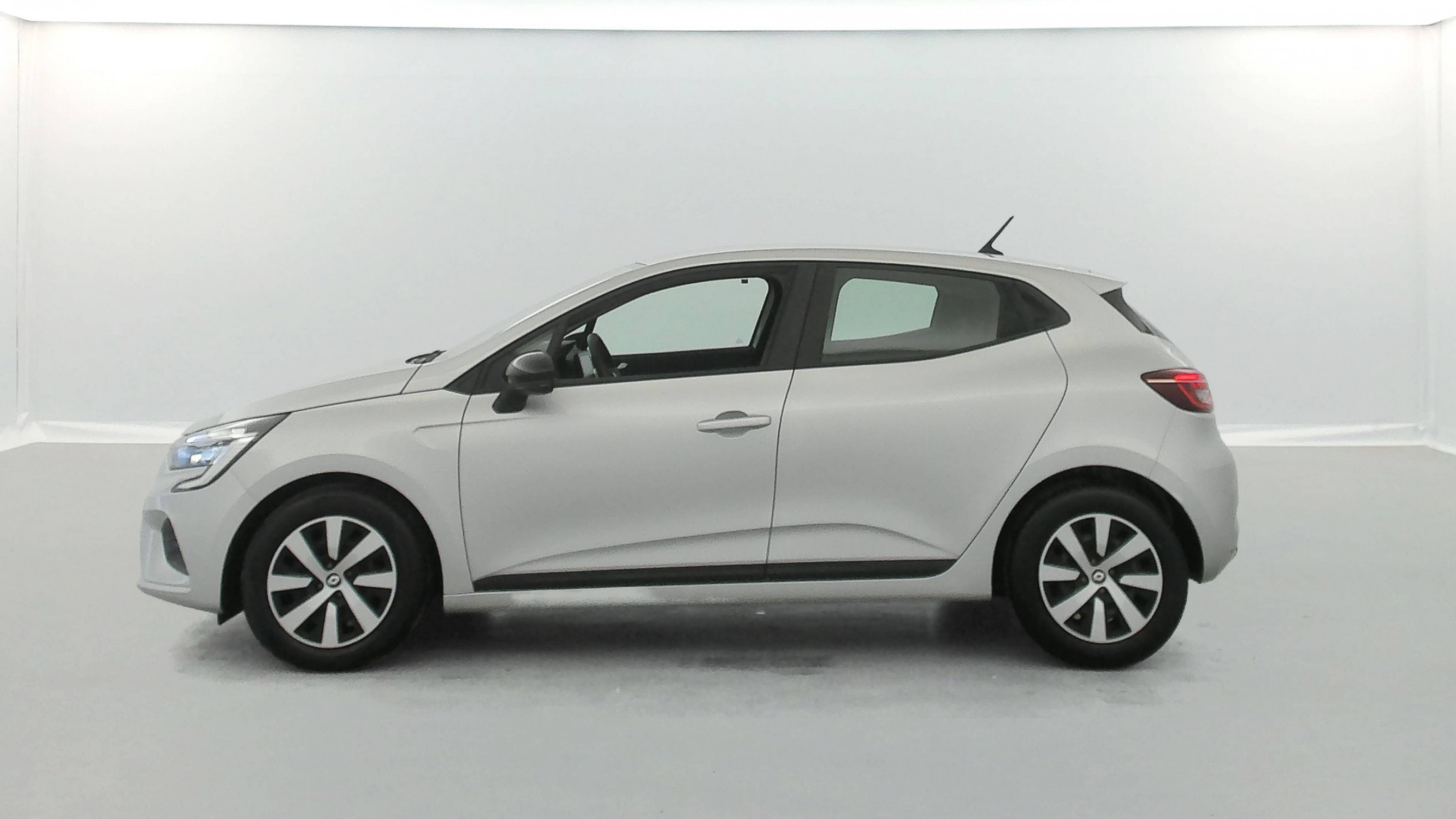 Vente en ligne Renault Clio 5 Clio TCe 90 au prix de 14 490 €
