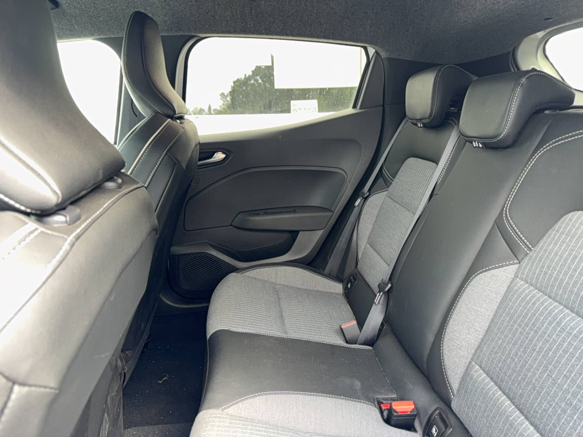 Vente en ligne Renault Clio 5 Clio TCe 90 au prix de 16 390 €