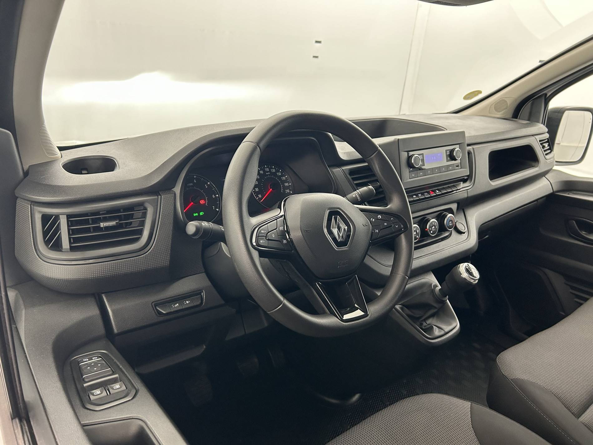 Vente en ligne Renault Trafic 3 Fourgon TRAFIC FGN L2H1 3000 KG BLUE DCI 130 au prix de 23 490 €