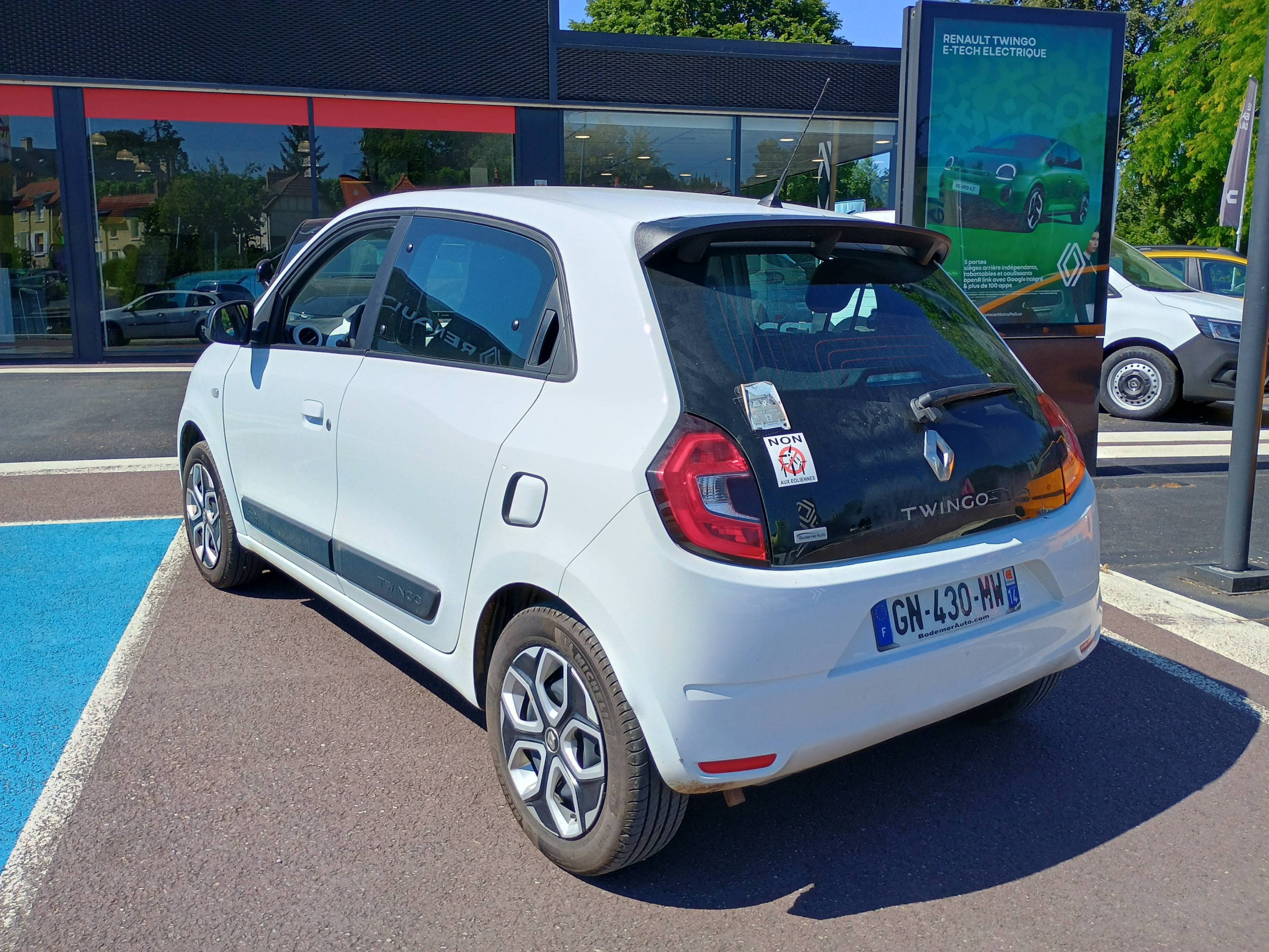 Vente en ligne Renault Twingo 3  SCe 65 au prix de 12 990 €