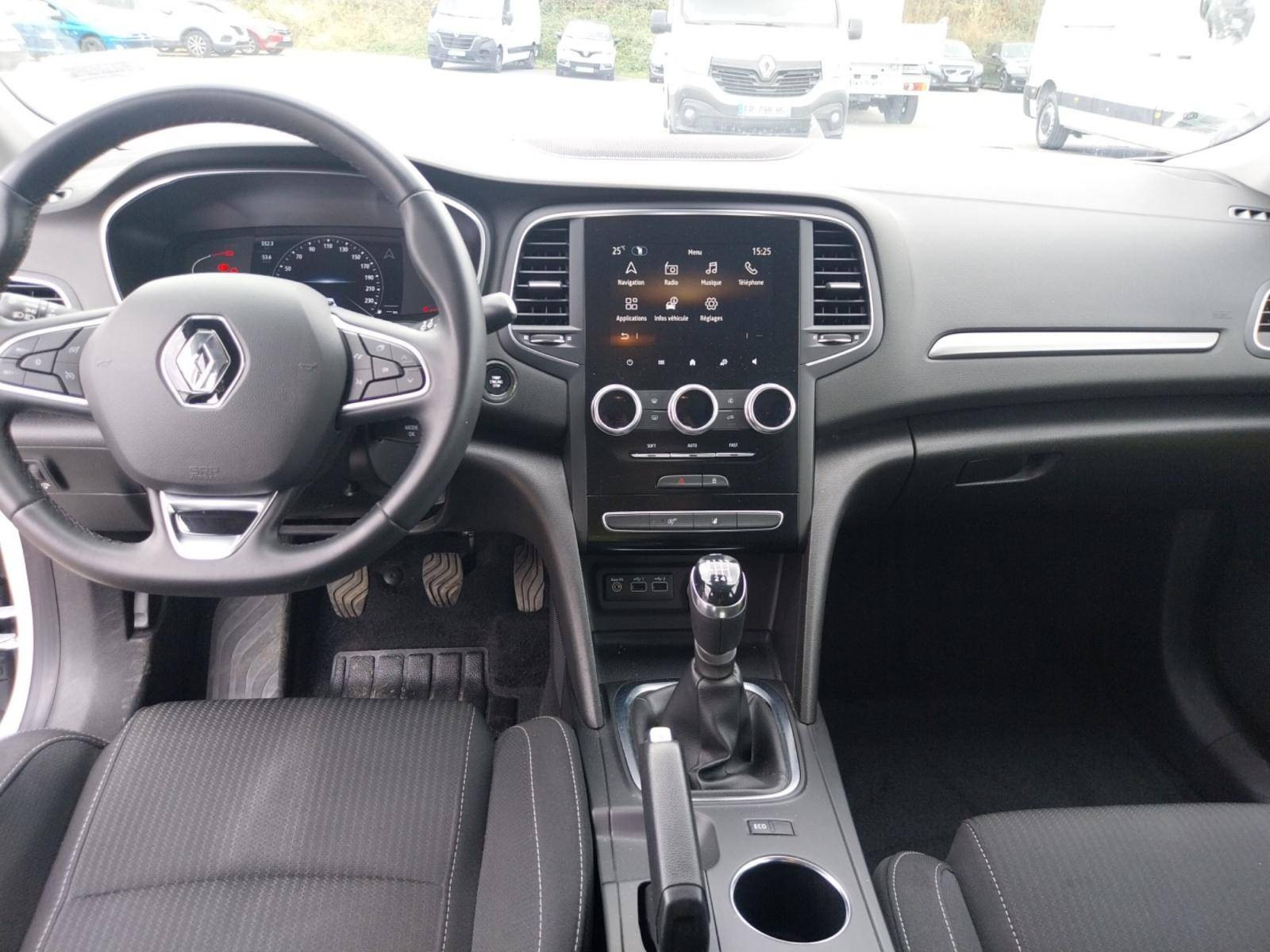 Vente en ligne Renault Megane 4 Mégane IV Berline Blue dCi 115 au prix de 13 290 €