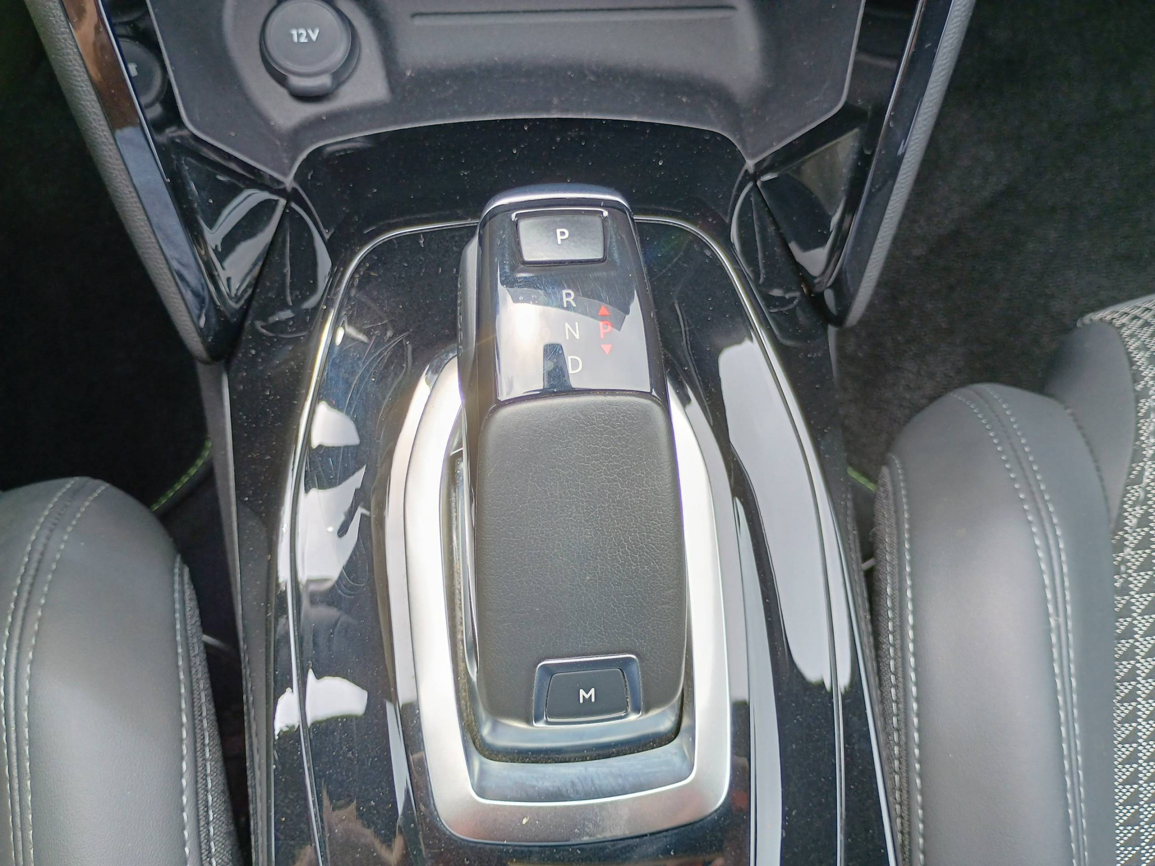 Vente en ligne Peugeot 2008  BlueHDi 130 S&S EAT8 au prix de 19 990 €