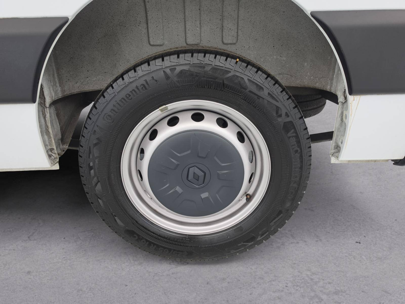 Vente en ligne Renault Master Fourgon MASTER FGN TRAC F3500 L2H2 BLUE DCI 135 au prix de 24 890 €
