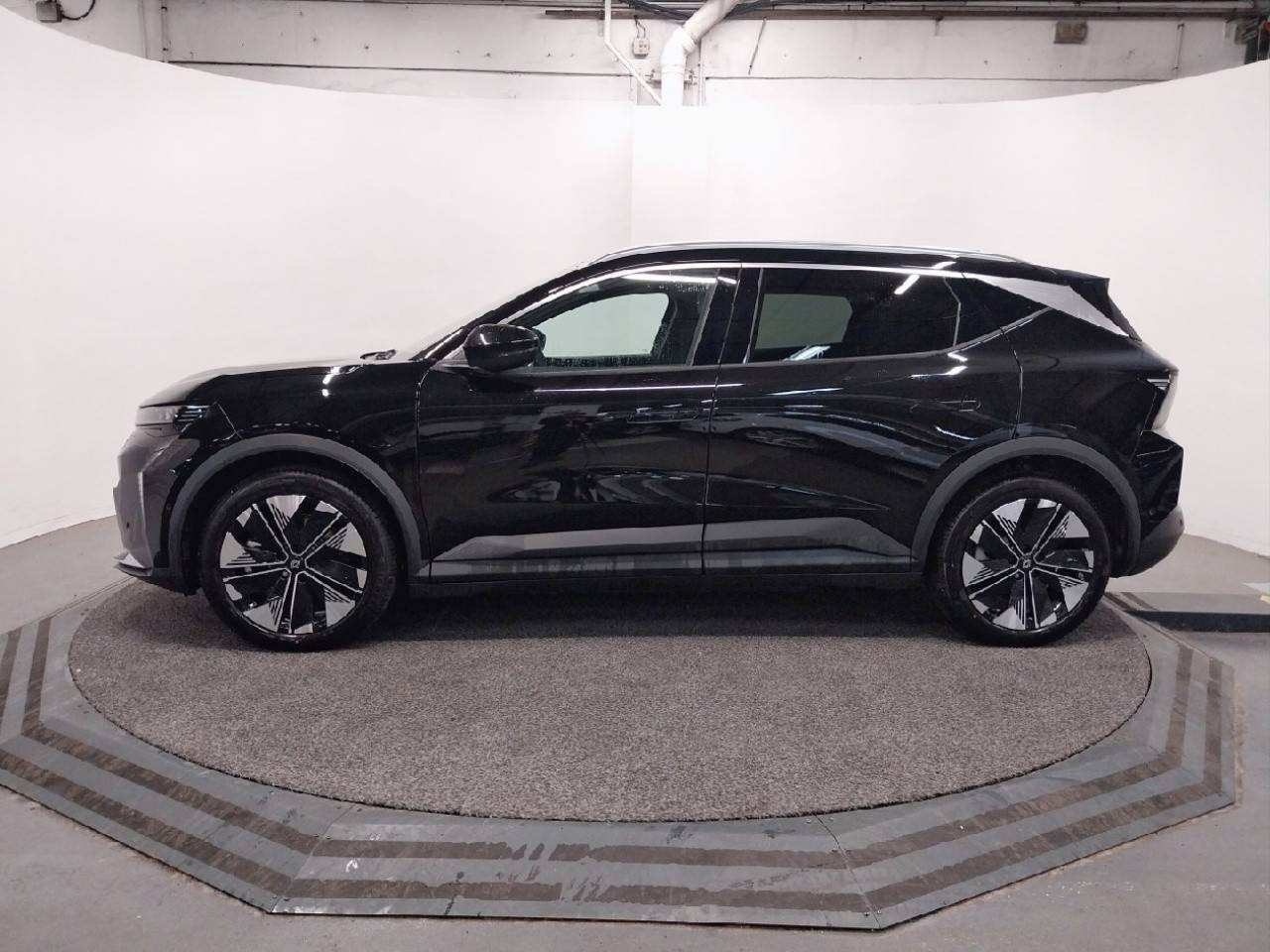 Vente en ligne Renault Scenic E-Tech Scenic E-Tech électrique 220 ch grande autonomie au prix de 1 300 €