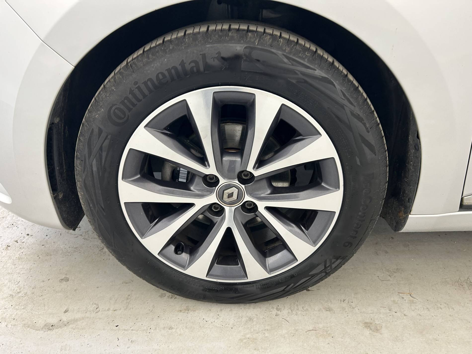 Vente en ligne Renault Clio 5 Clio TCe 100 au prix de 11 890 €