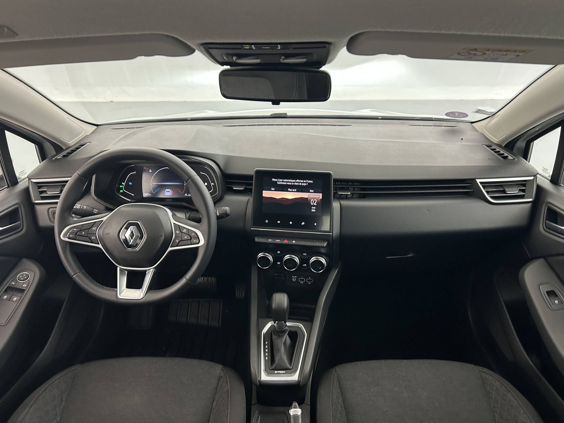 Vente en ligne Renault Clio 5 Clio E-Tech 140 - 21N au prix de 11 990 €