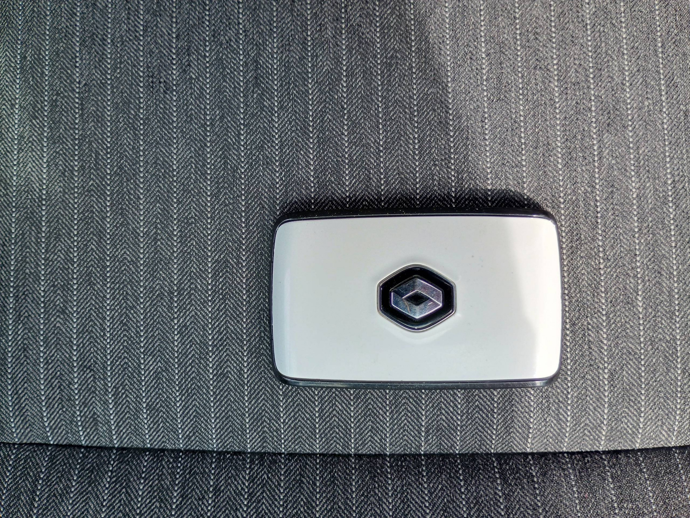 Vente en ligne Renault Clio 5 Clio E-Tech full hybrid 145 au prix de 16 990 €