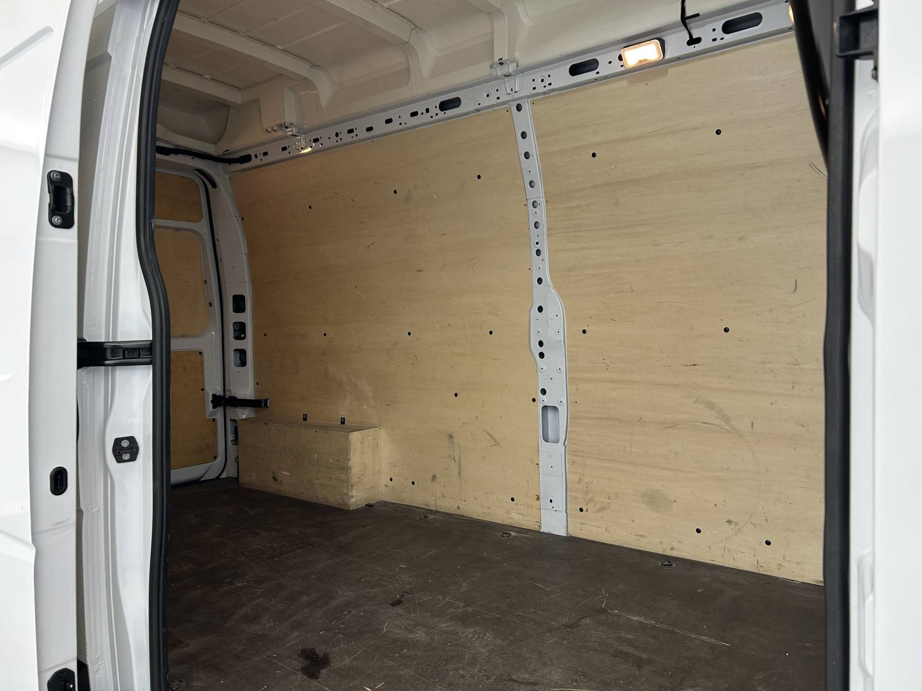 Vente en ligne Renault Master Fourgon MASTER FGN TRAC F3500 L3H3 BLUE DCI 135 au prix de 29 400 €