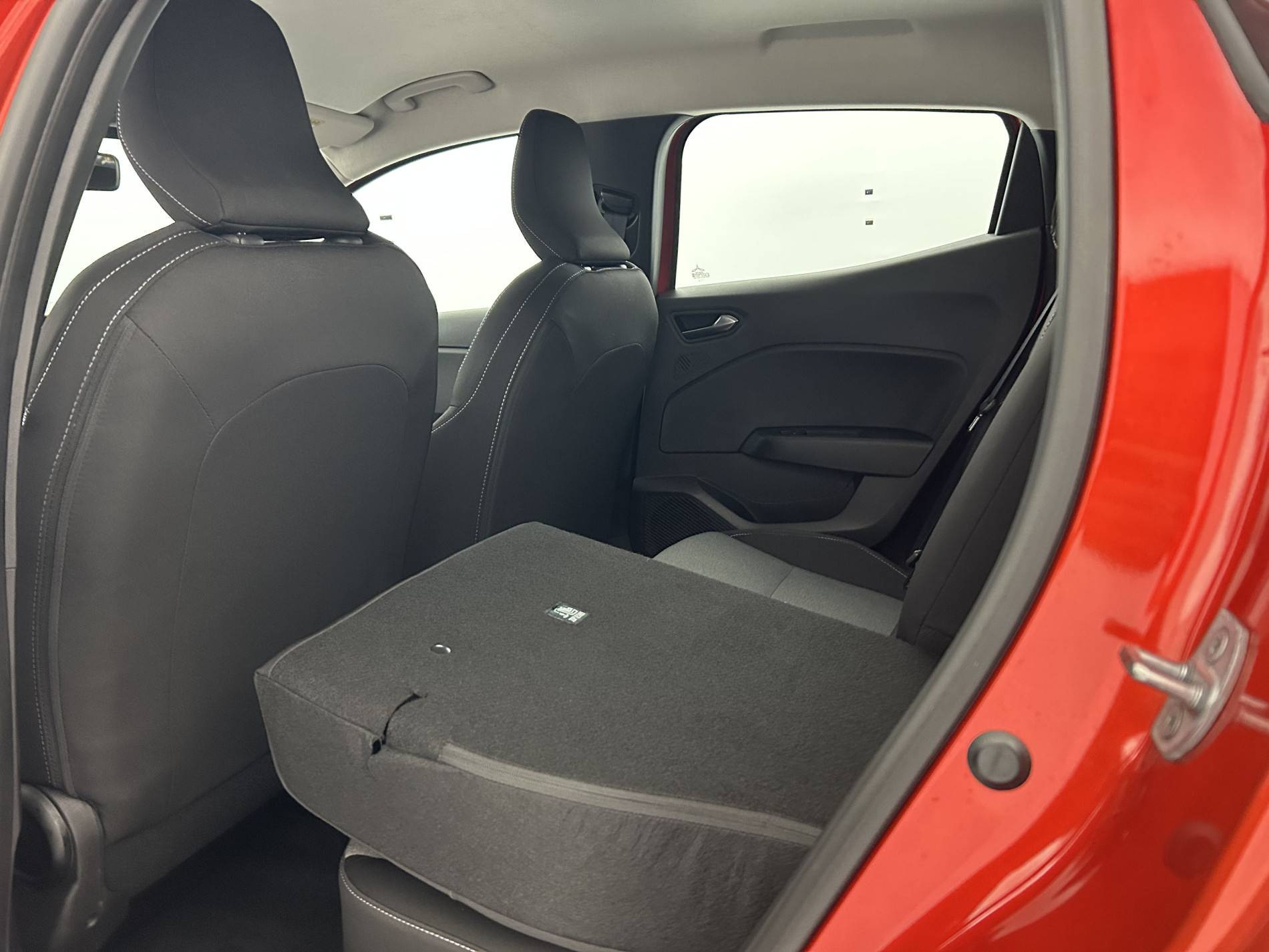 Vente en ligne Renault Clio 5 Clio Blue dCi 100 ch GSR2 au prix de 17 790 €