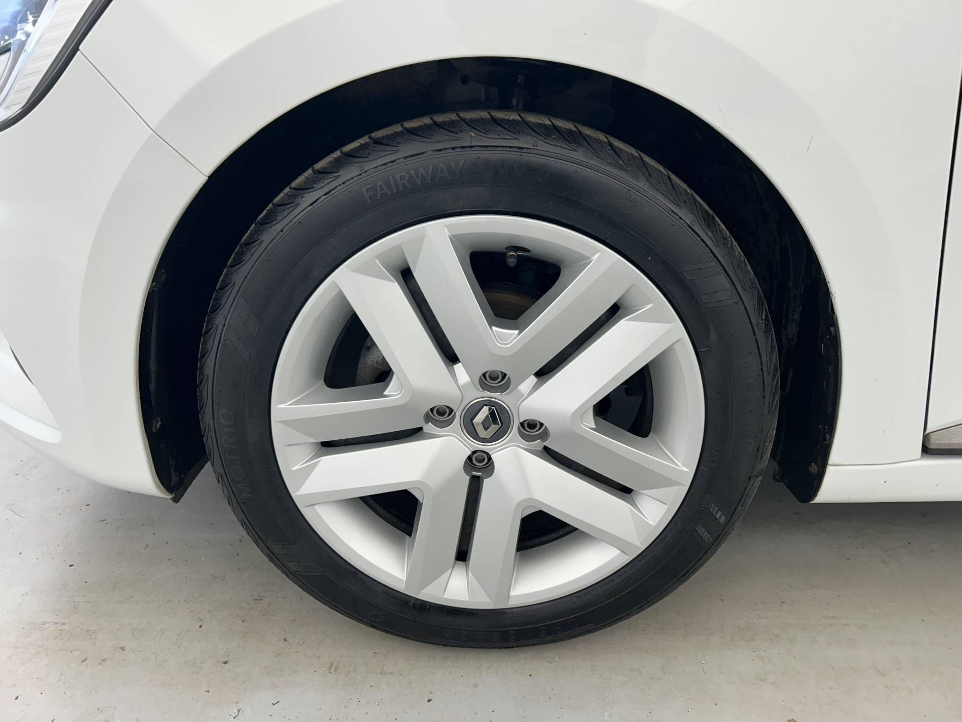 Vente en ligne Renault Clio 5 Clio TCe 90 - 21N au prix de 13 990 €