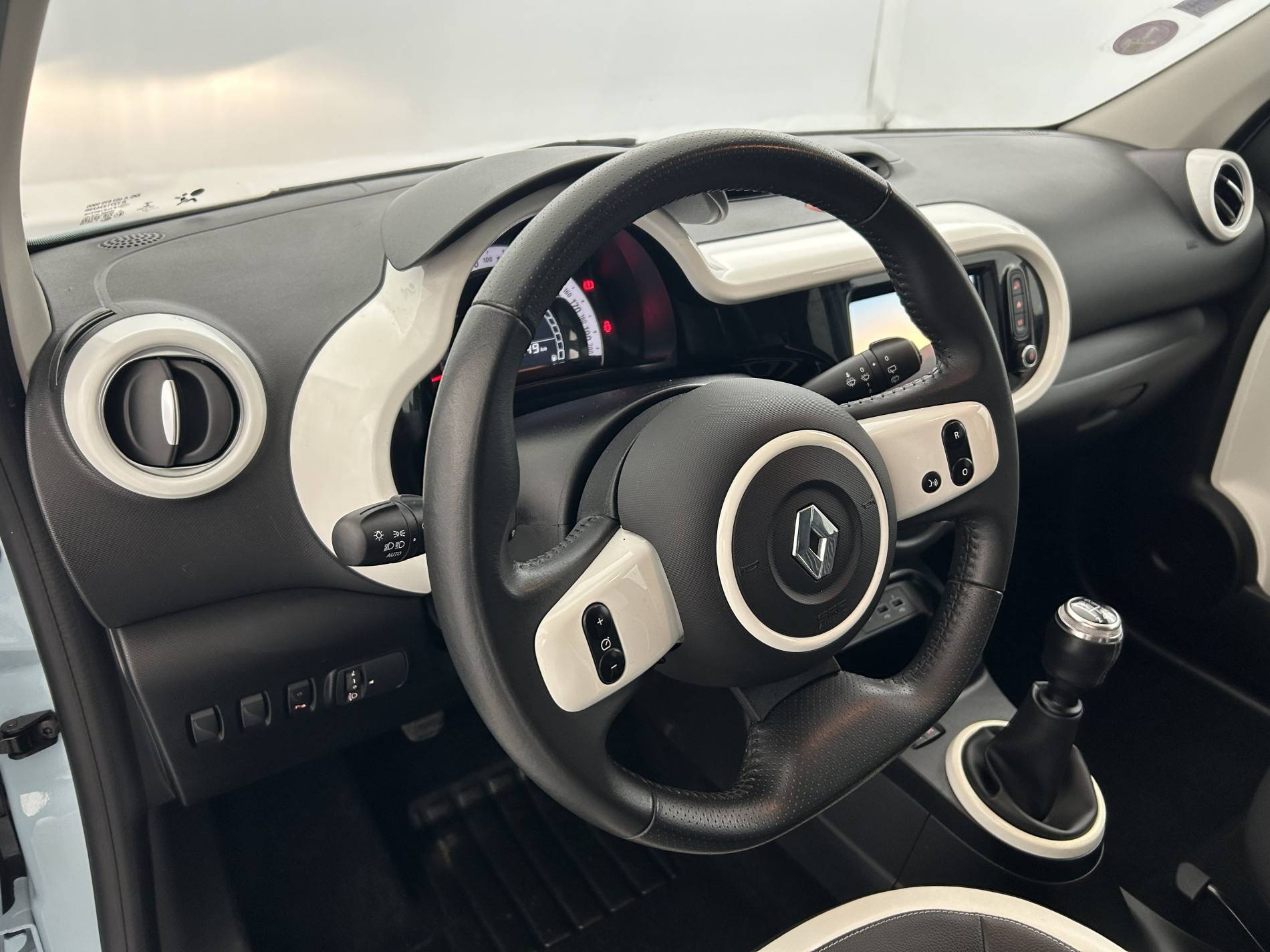 Vente en ligne Renault Twingo 3  SCe 75 - 20 au prix de 11 490 €