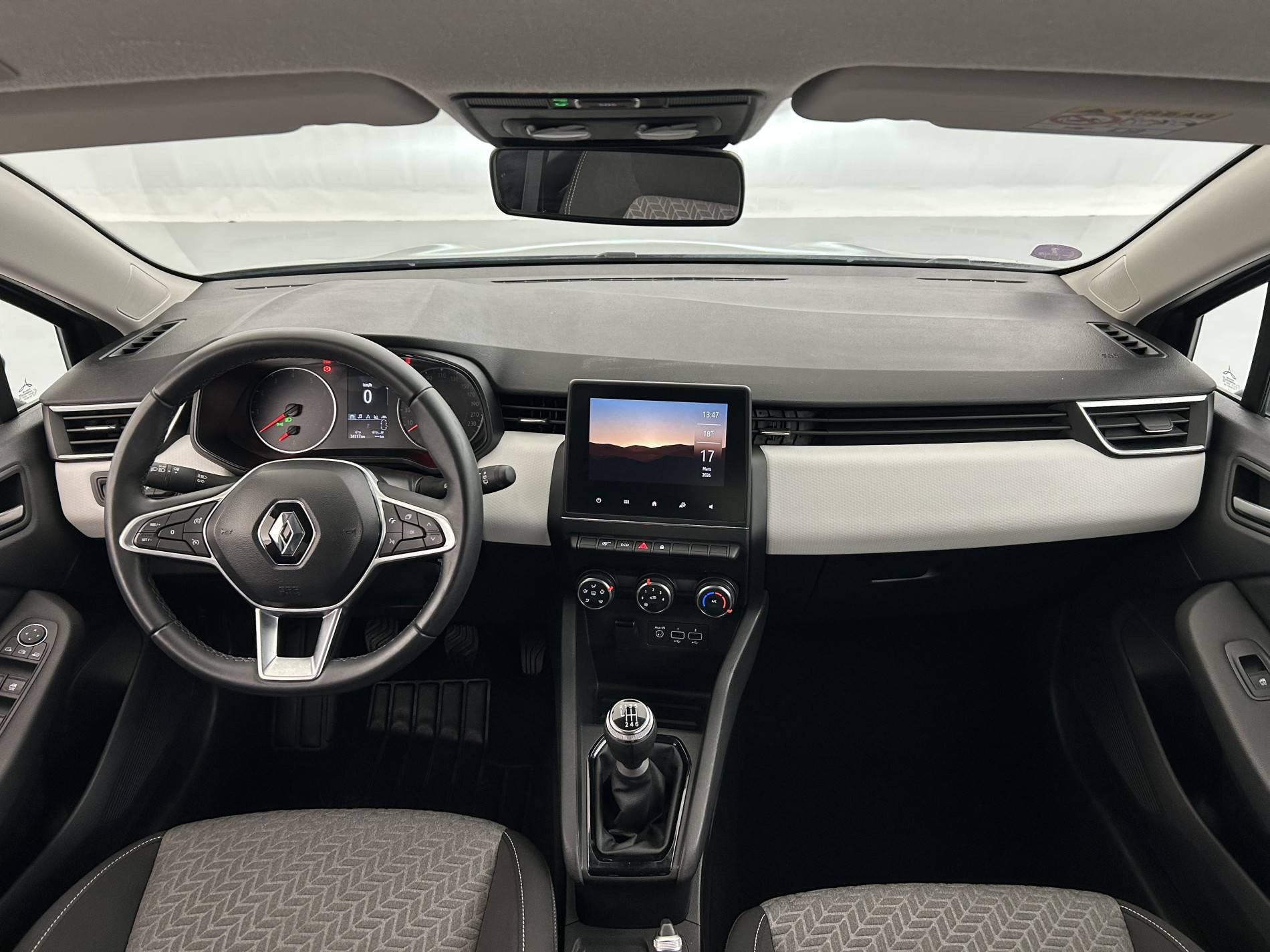 Vente en ligne Renault Clio 5 Clio TCe 90 au prix de 13 790 €