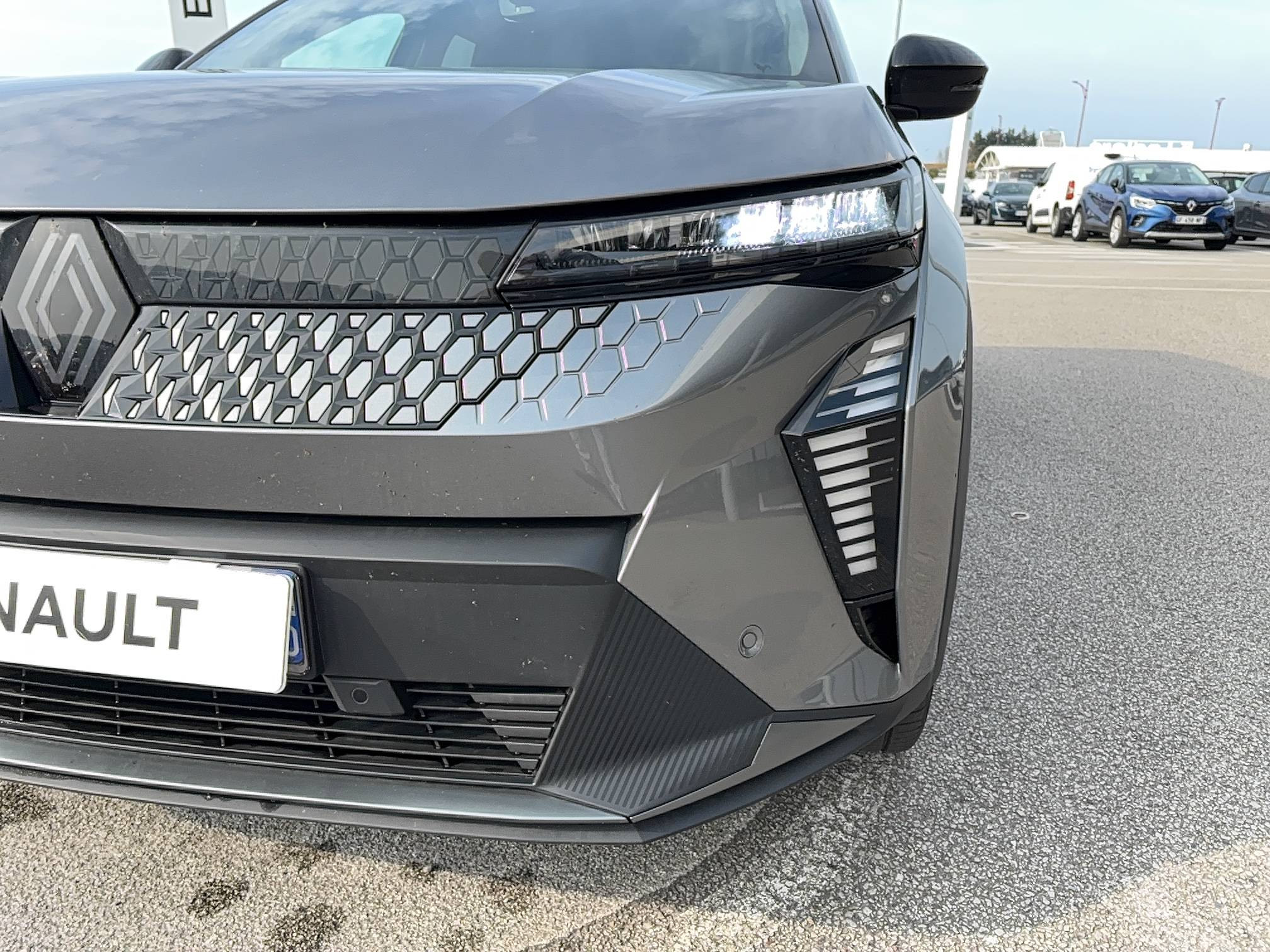Vente en ligne Renault Scenic E-Tech  220 ch grande autonomie au prix de 45 900 €