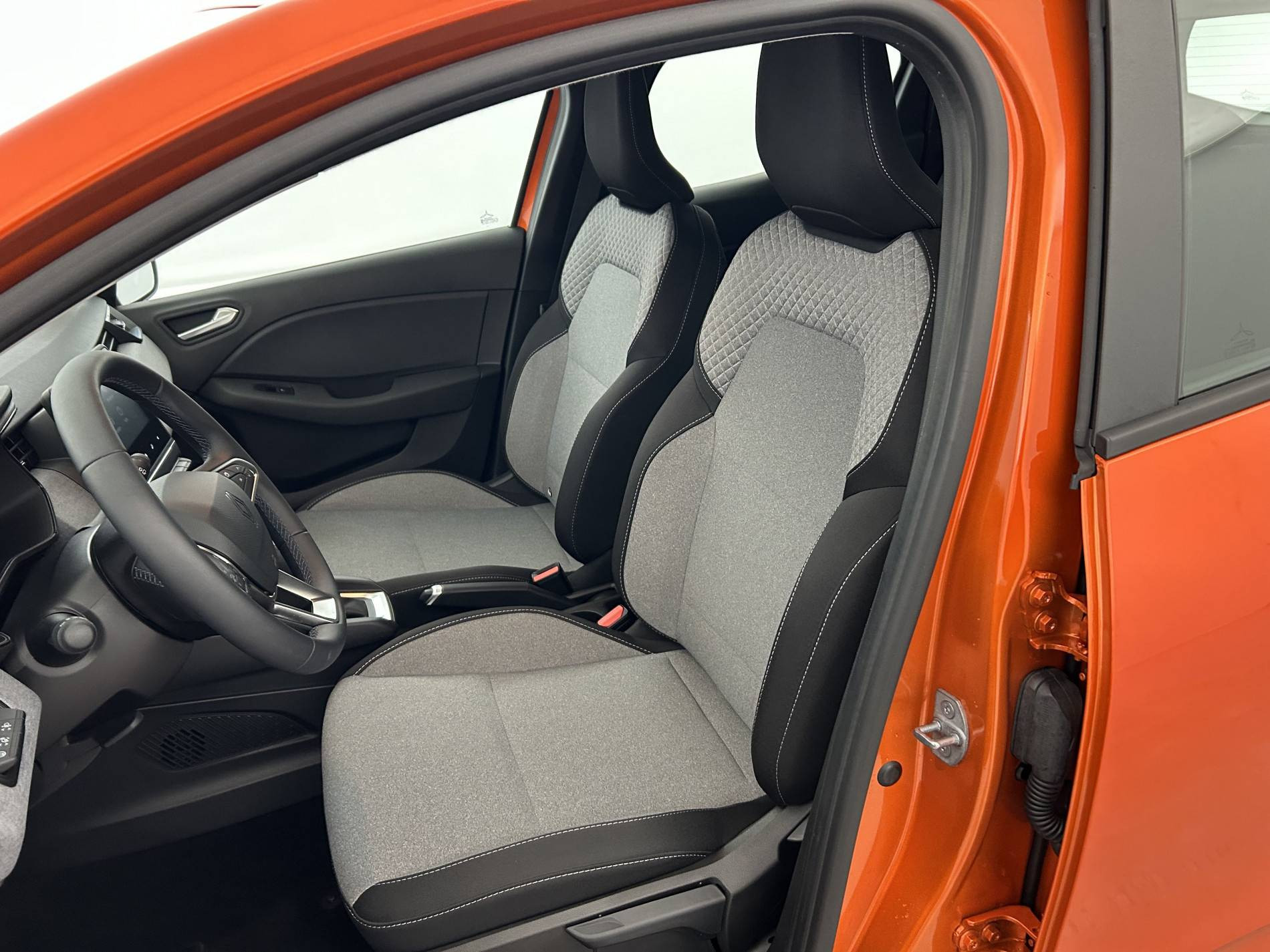 Vente en ligne Renault Clio 5 Clio E-Tech full hybrid 145 ch GSR2 au prix de 20 890 €