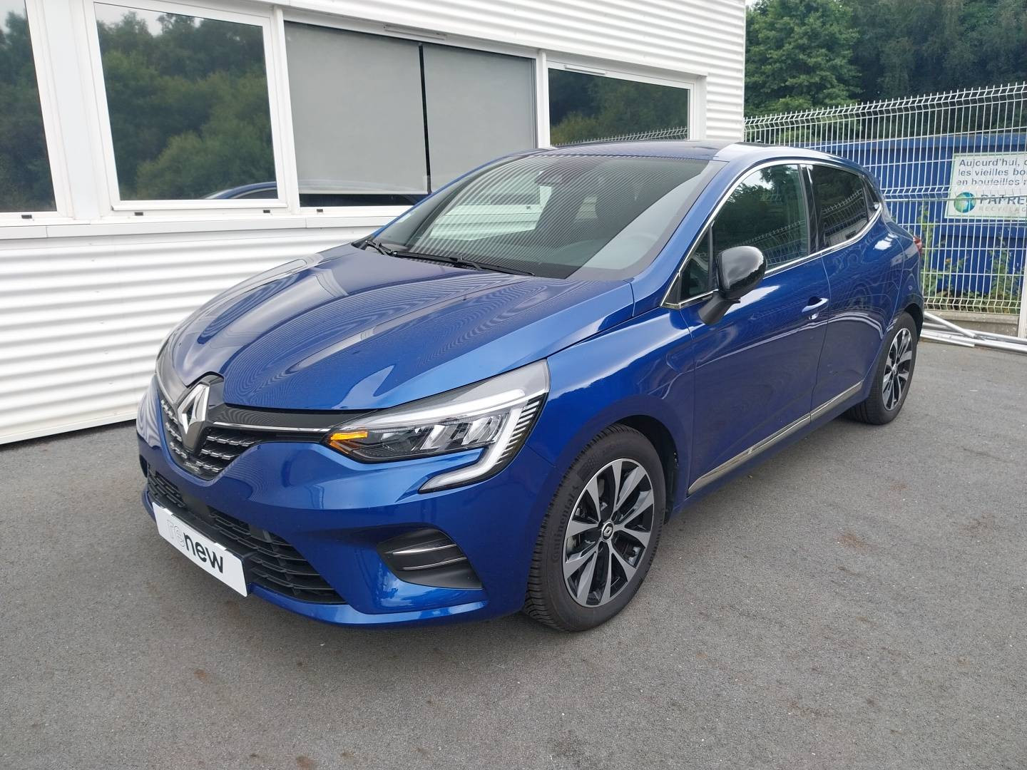 Renault Clio 5 Clio E-Tech full hybrid 145 occasion de 2023 en vente à Guingamp