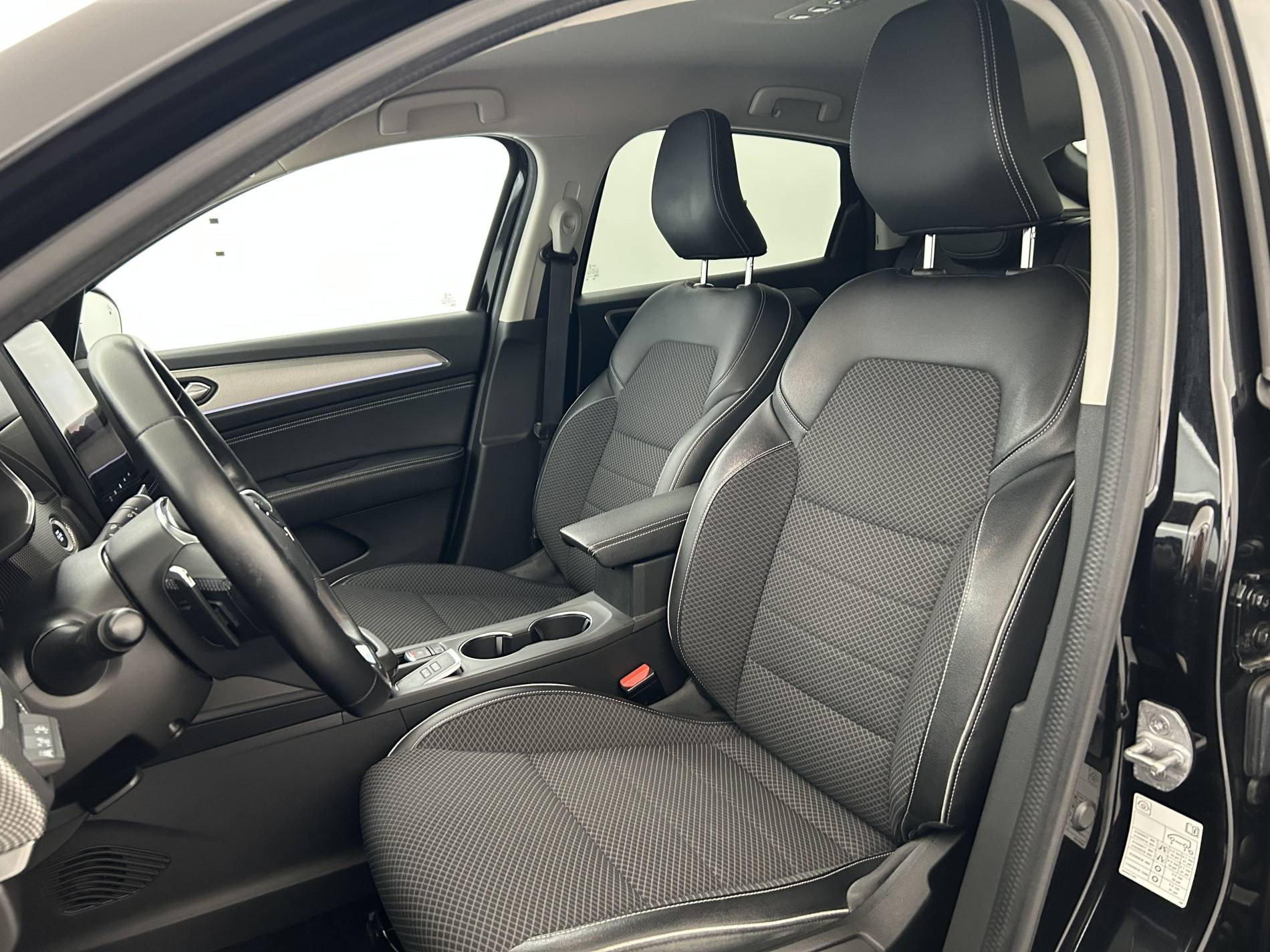 Vente en ligne Renault Arkana  TCe 140 EDC FAP - 21B au prix de 18 490 €