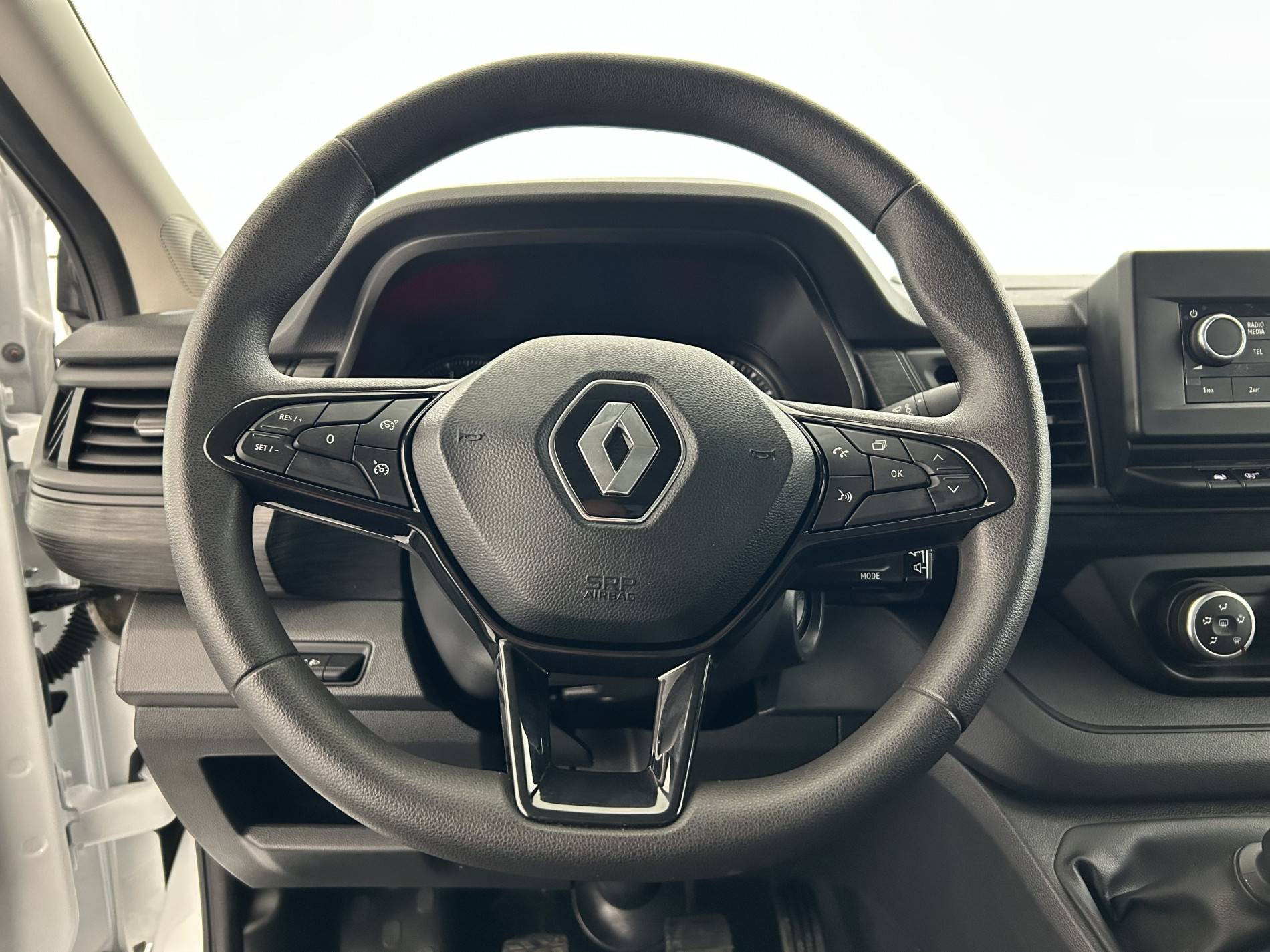 Vente en ligne Renault Trafic 3 Fourgon TRAFIC FGN L1H1 3000 KG BLUE DCI 130 au prix de 24 990 €