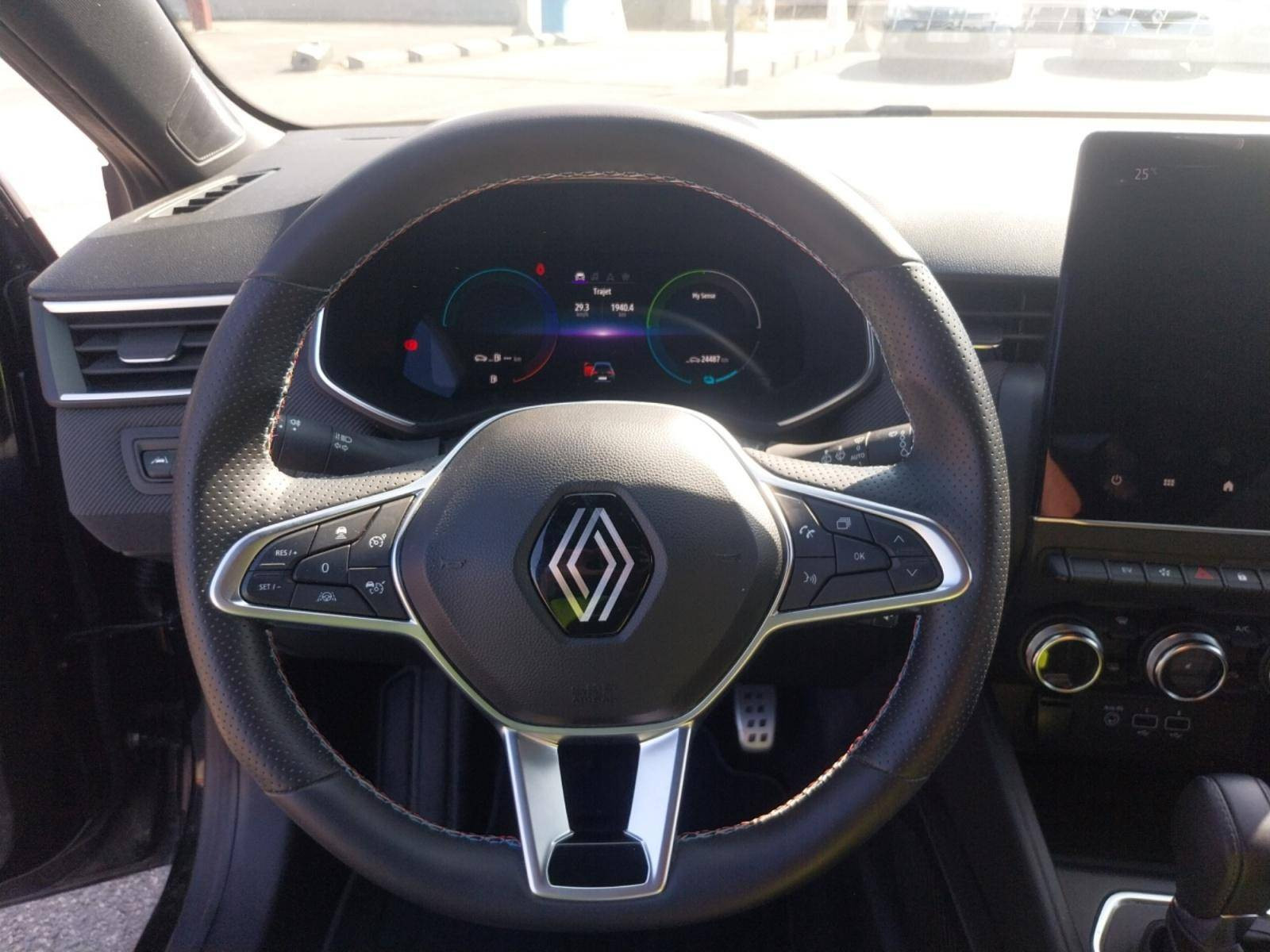 Vente en ligne Renault Clio 5 Clio E-Tech full hybrid 145 au prix de 20 990 €
