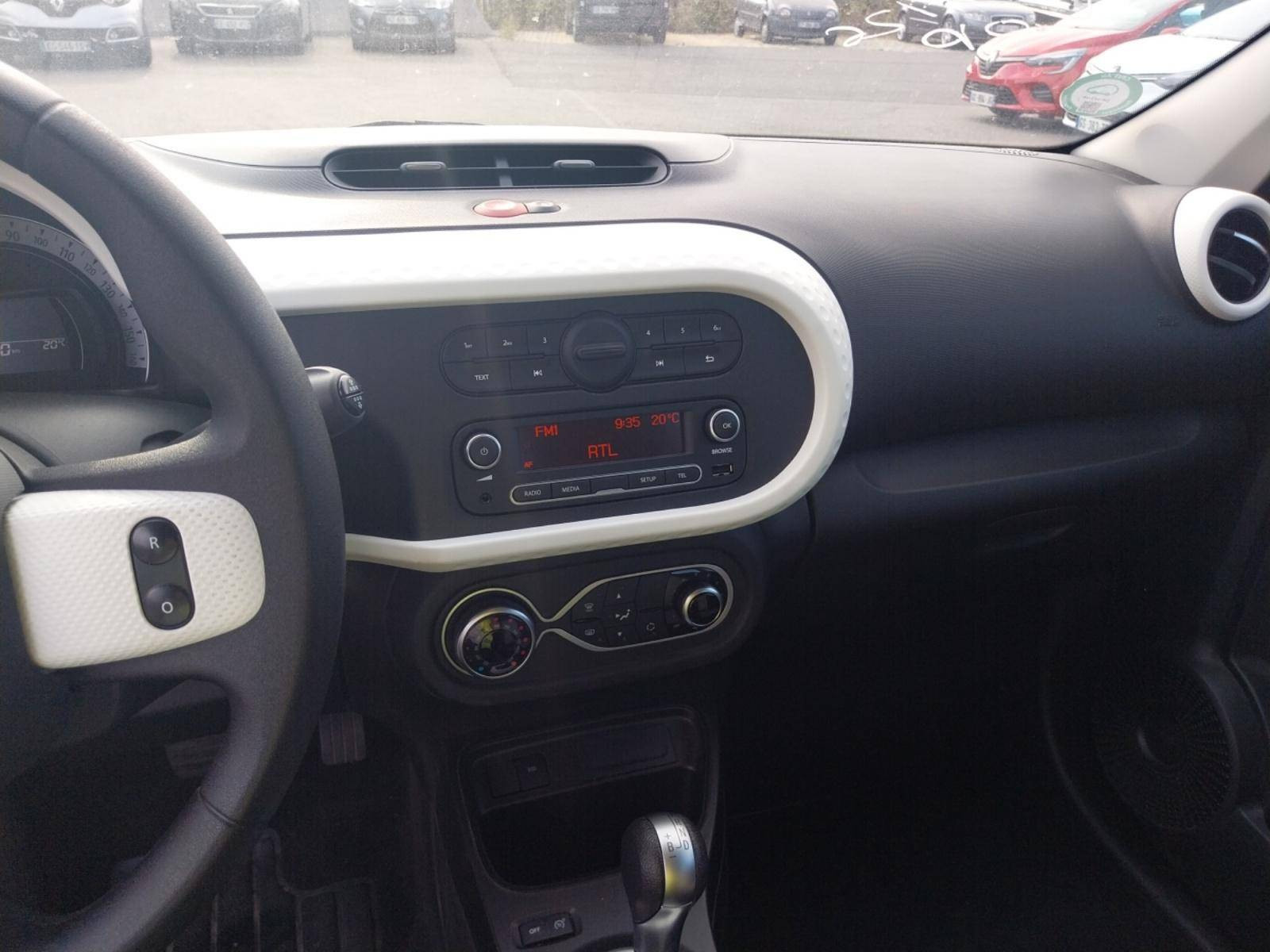 Vente en ligne Renault Twingo Electrique Twingo III E-Tech au prix de 12 490 €