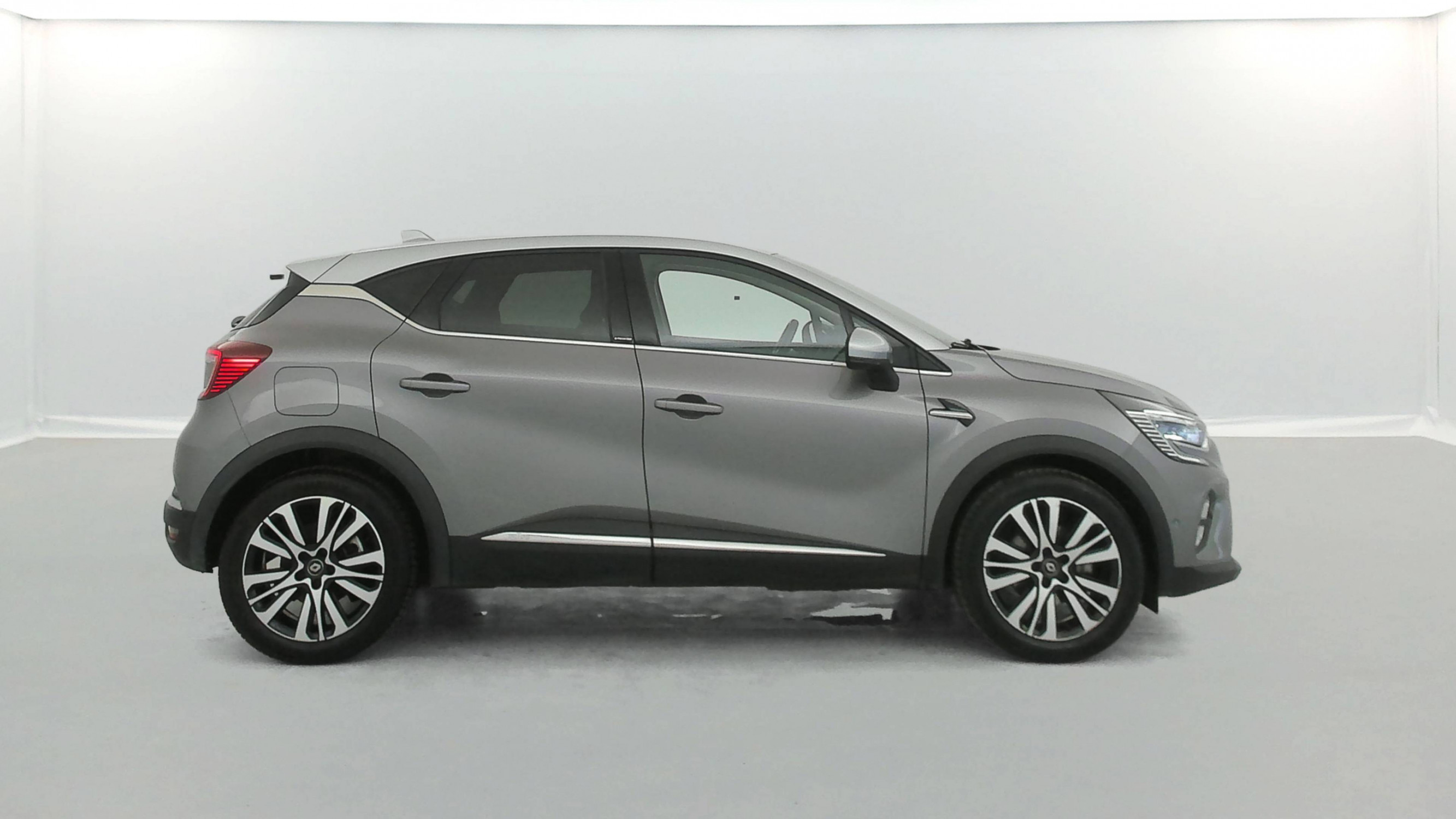 Vente en ligne Renault Captur  E-Tech Plug-in 160 au prix de 16 990 €