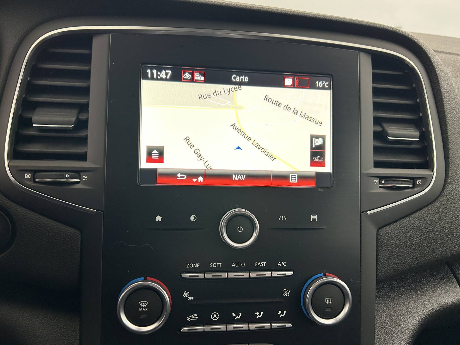 Vente en ligne Renault Megane 4 Mégane IV Berline Blue dCi 115 EDC au prix de 16 400 €