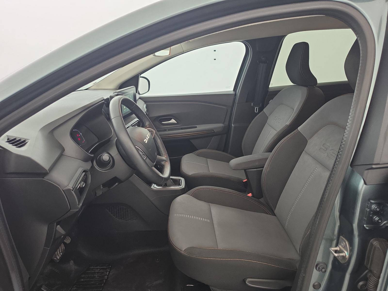 Vente en ligne Dacia Jogger  Hybrid 140 5 places au prix de 22 290 €