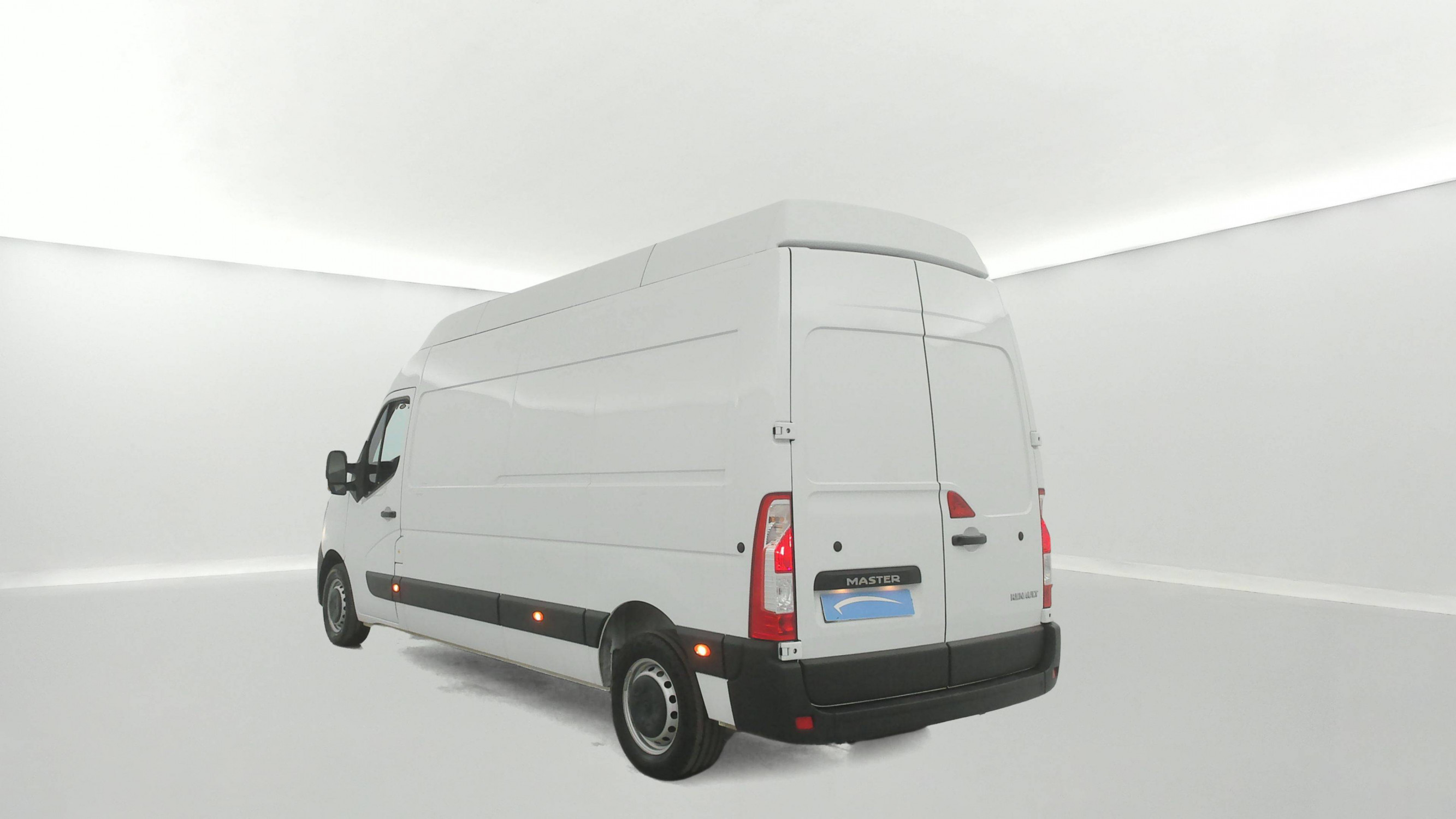 Vente en ligne Renault Master Fourgon MASTER FGN TRAC F3500 L3H3 BLUE DCI 135 au prix de 26 490 €