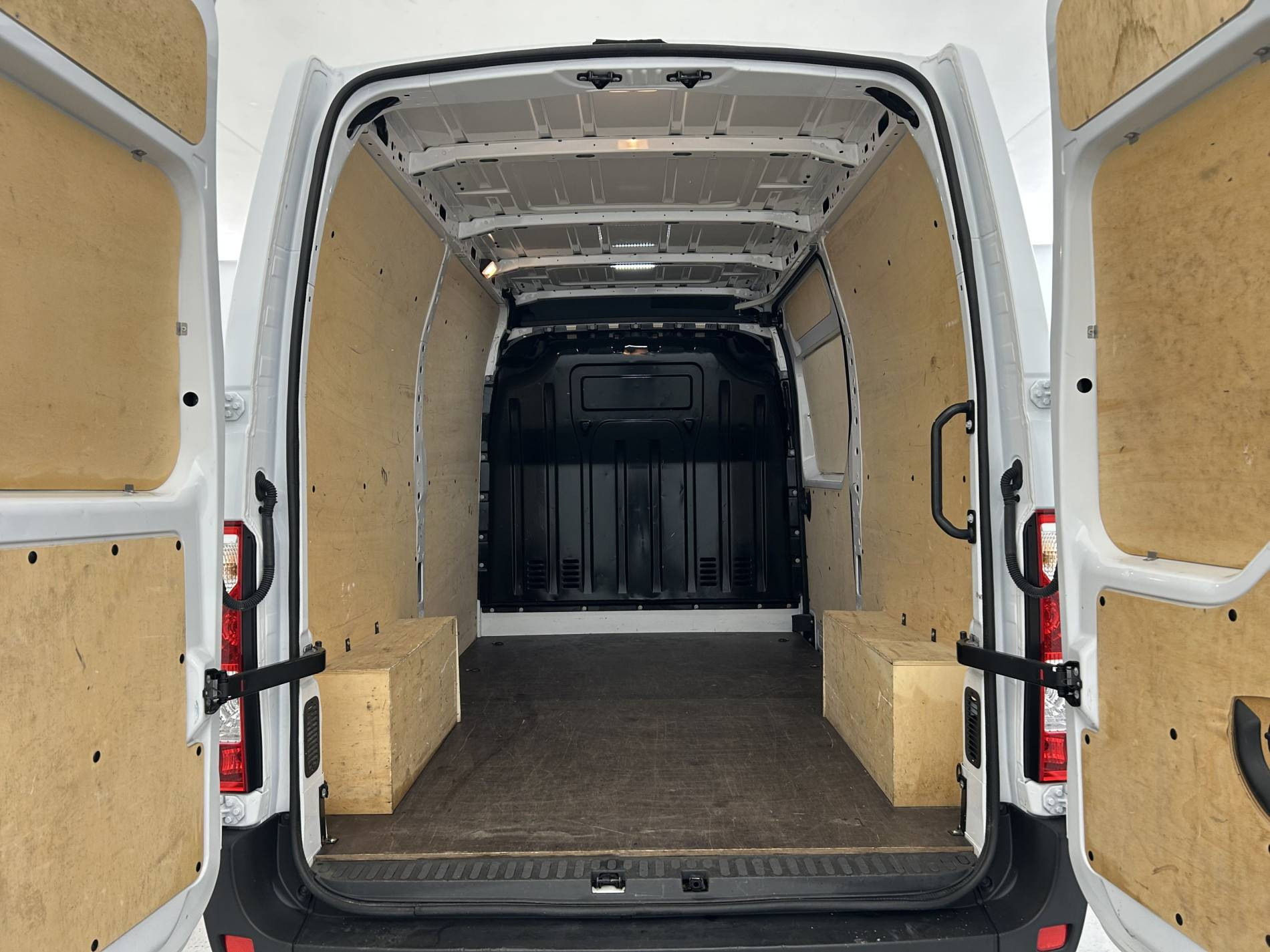 Vente en ligne Renault Master FG Tr CF F3500 L2H2 Blue dCi 135 E6DF au prix de 26 990 €