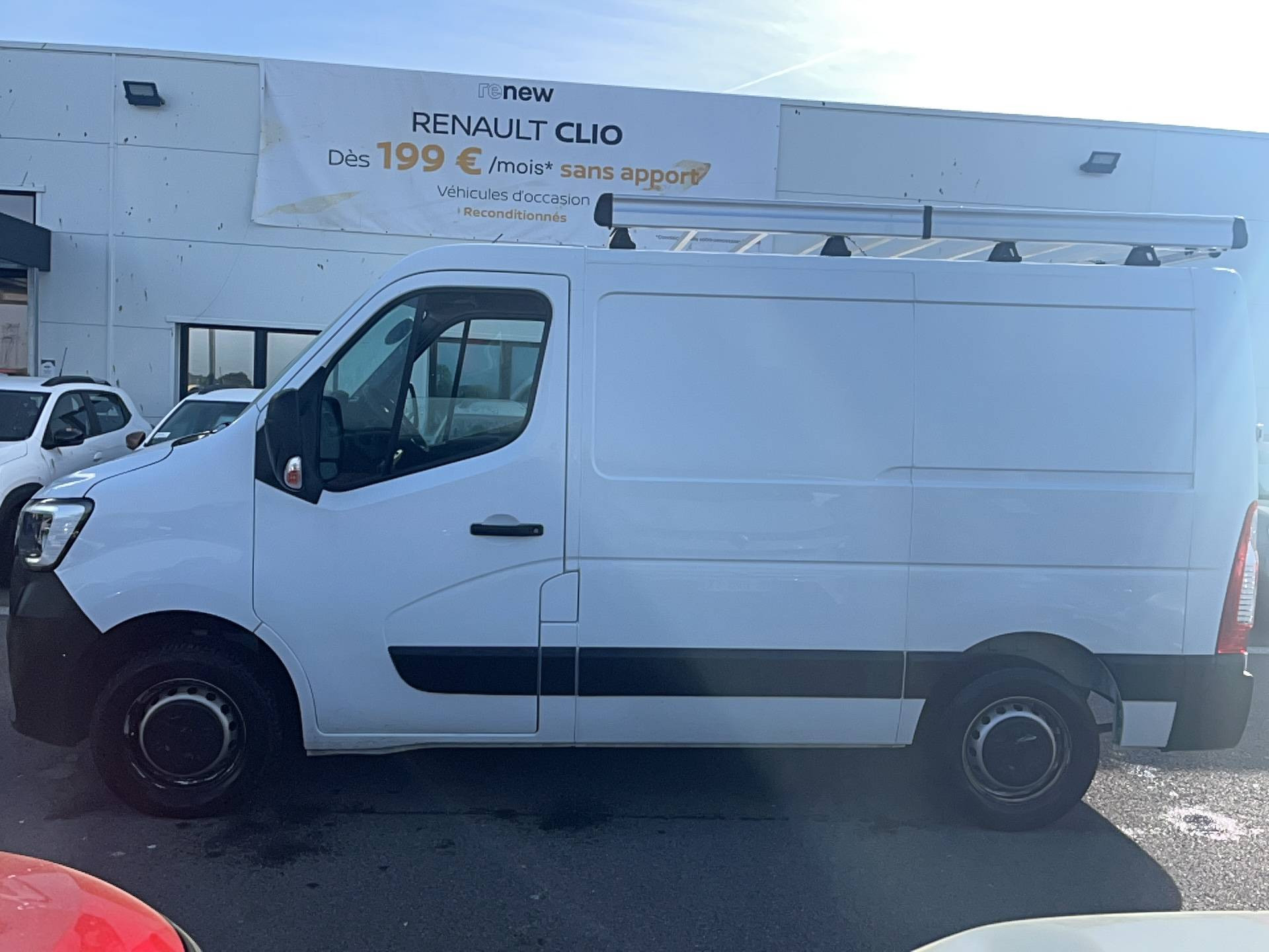 Vente en ligne Renault Master Fourgon MASTER FGN TRAC F2800 L1H1 BLUE DCI 150 au prix de 24 890 €