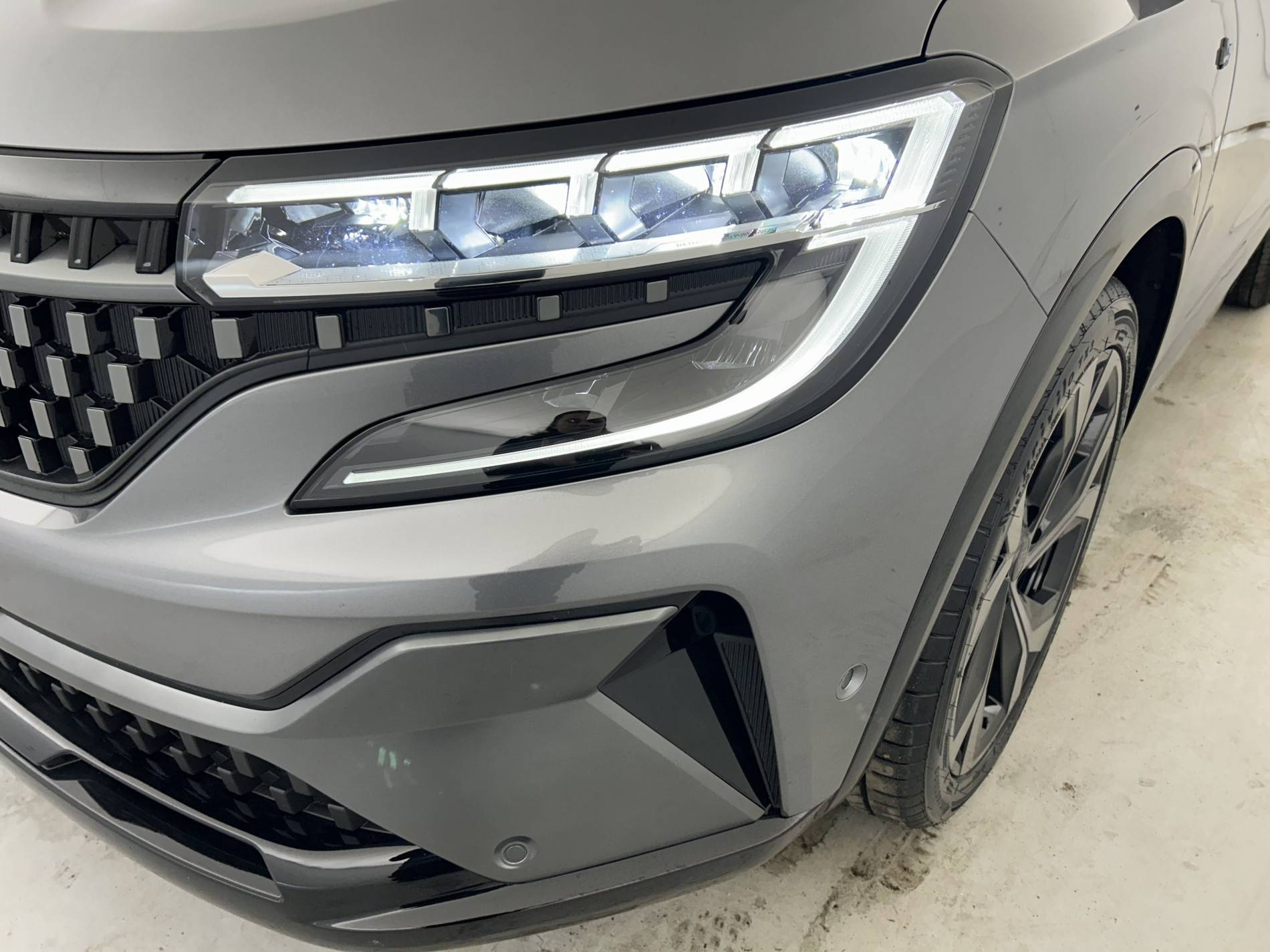Vente en ligne Renault Espace Espace E-Tech full hybrid 200 GSR2 au prix de 38 980 €