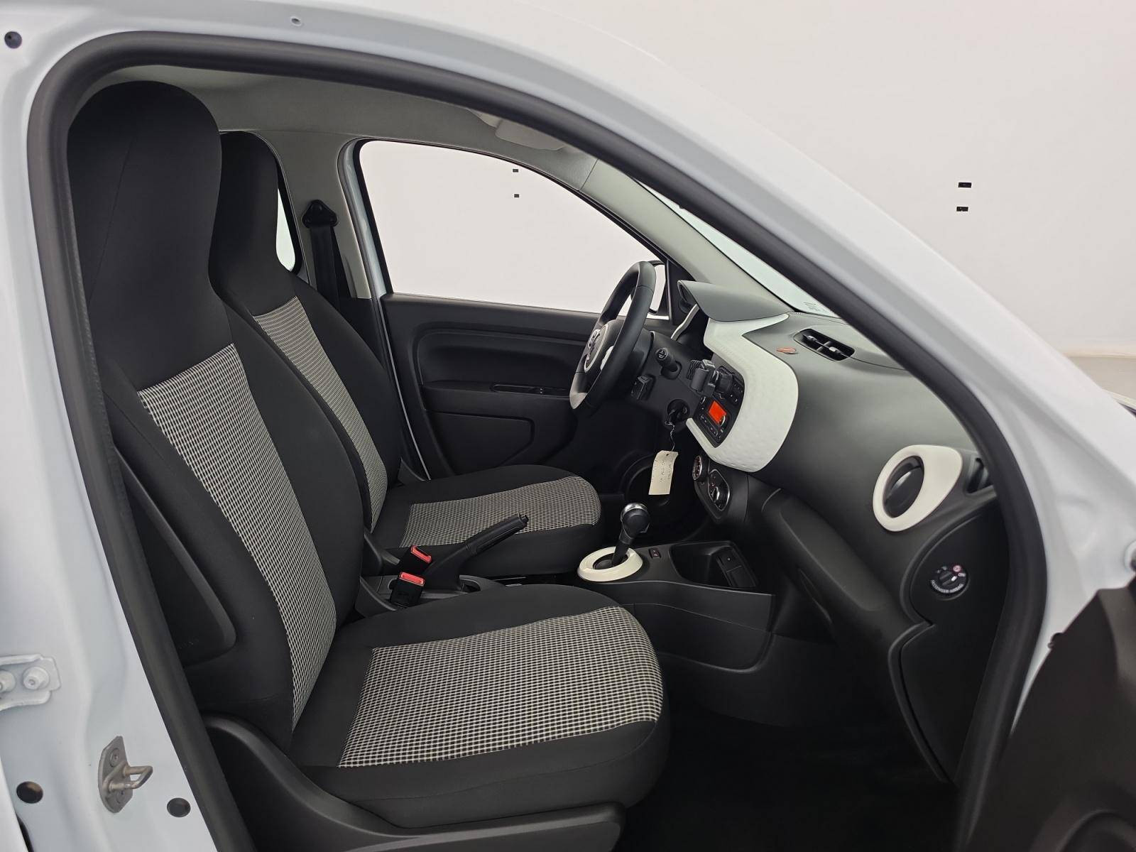 Vente en ligne Renault Twingo Electrique Twingo III E-Tech au prix de 12 900 €